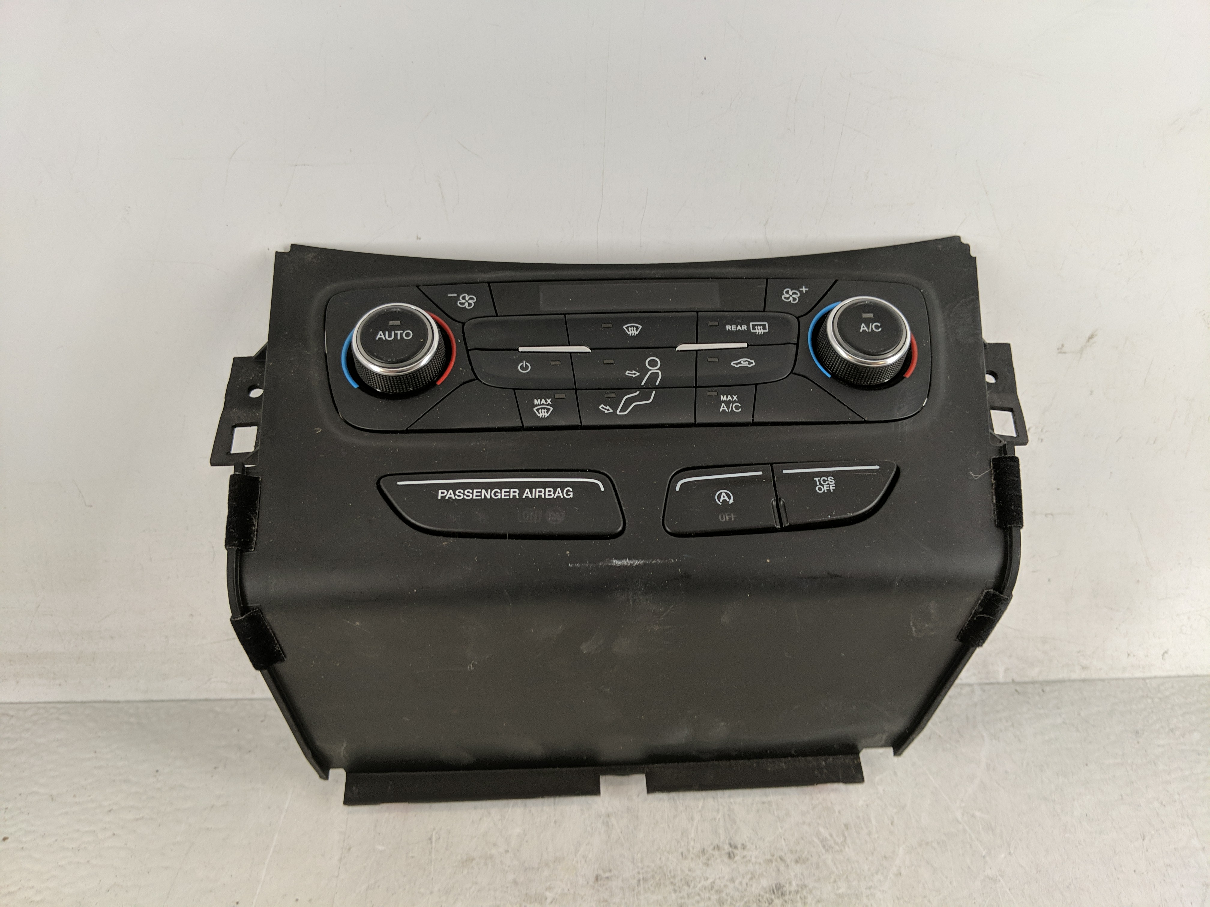 Picture of 2017-2017 Ford Escape Ac Heater Climate Control Gj5t-18c612-ea 1188934