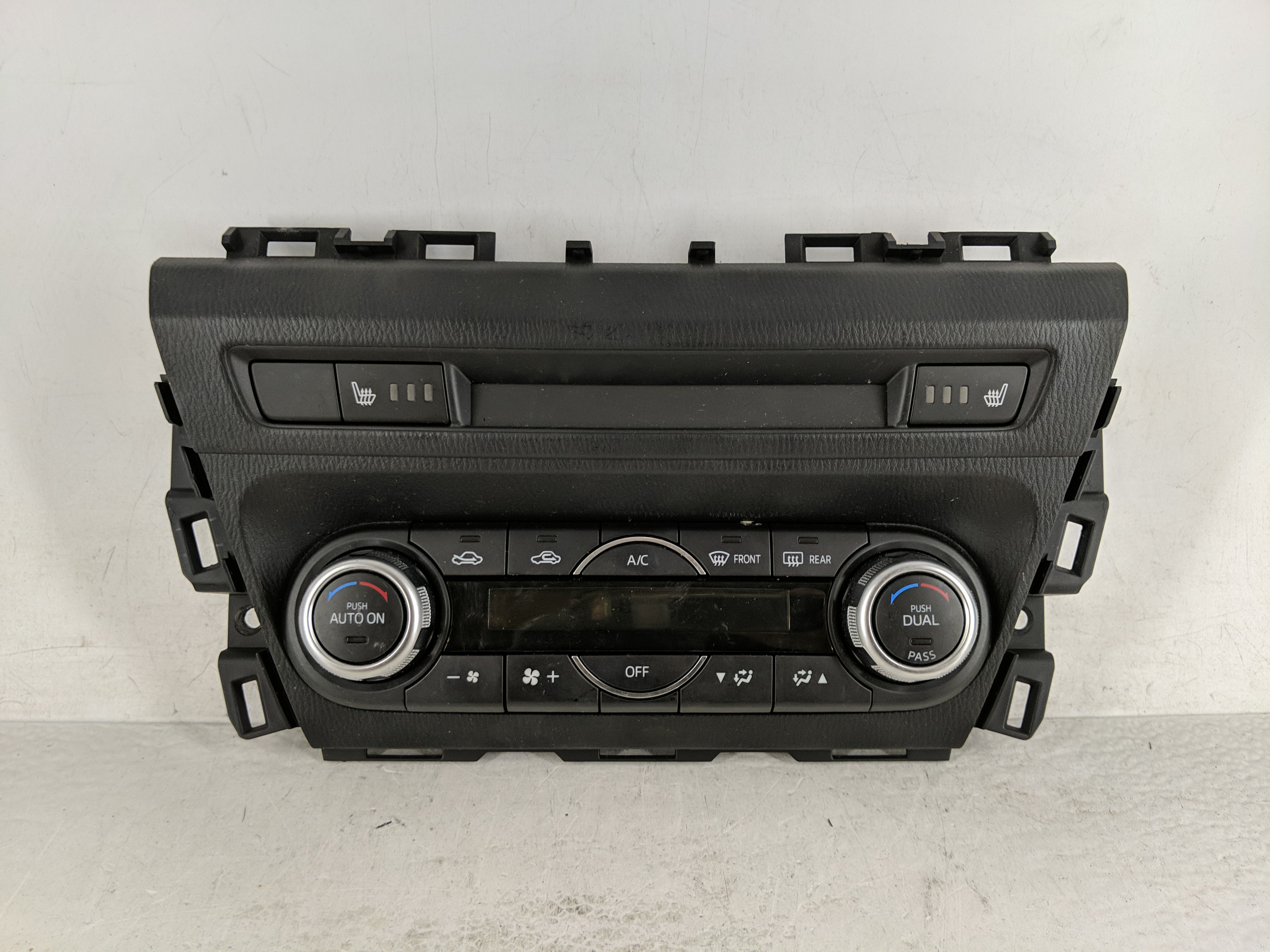 Picture of 2017-2018 Mazda 3 Ac Heater Climate Control Galh-18c612-fc 1189002