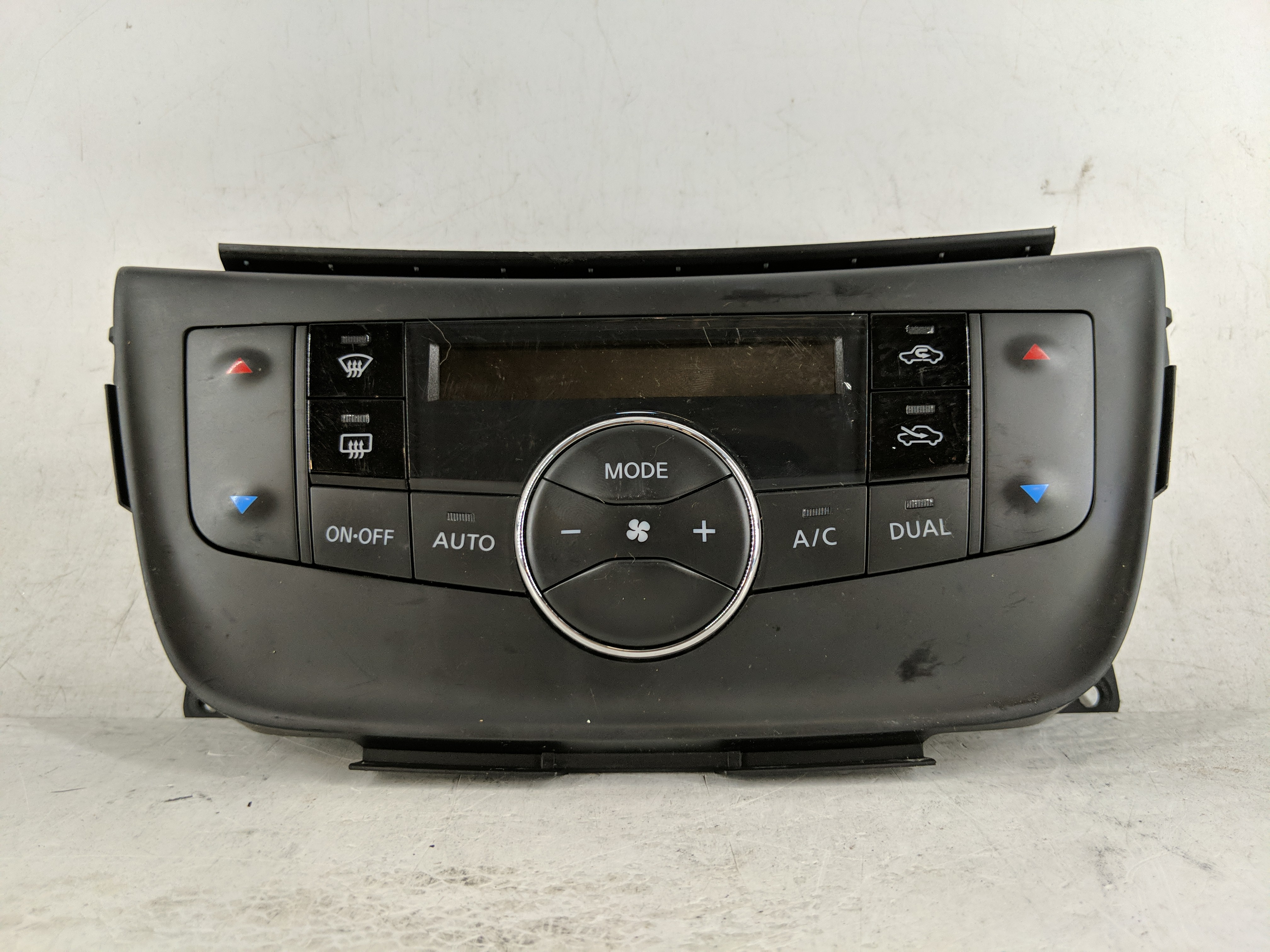 Picture of 2015-2019 Nissan Sentra Ac Heater Climate Control 27500 4at4a 1189010