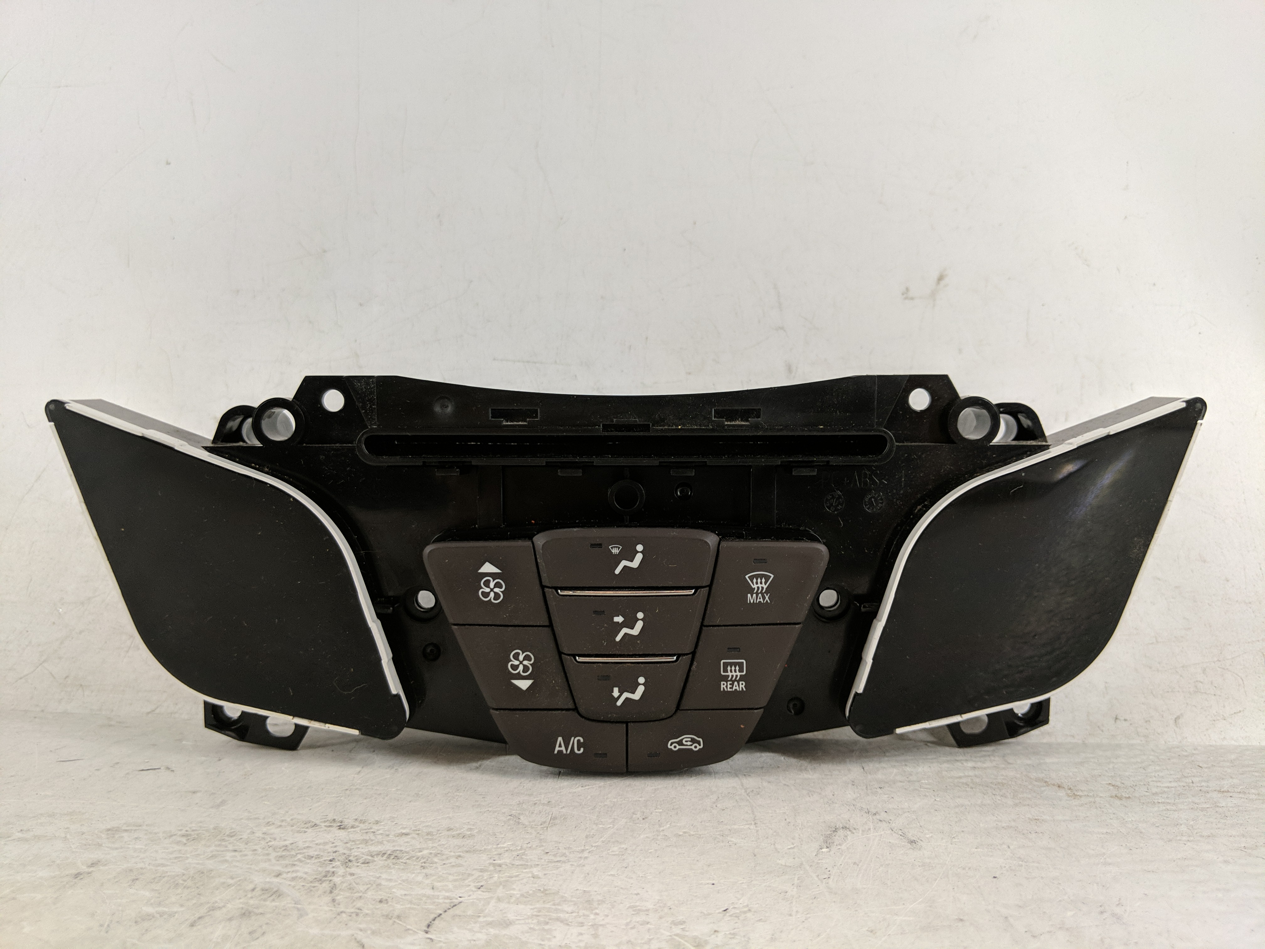 2014-2016 Buick Lacrosse Ac Heater Climate Control 90802488 1189019 - Oemusedautoparts1.com
