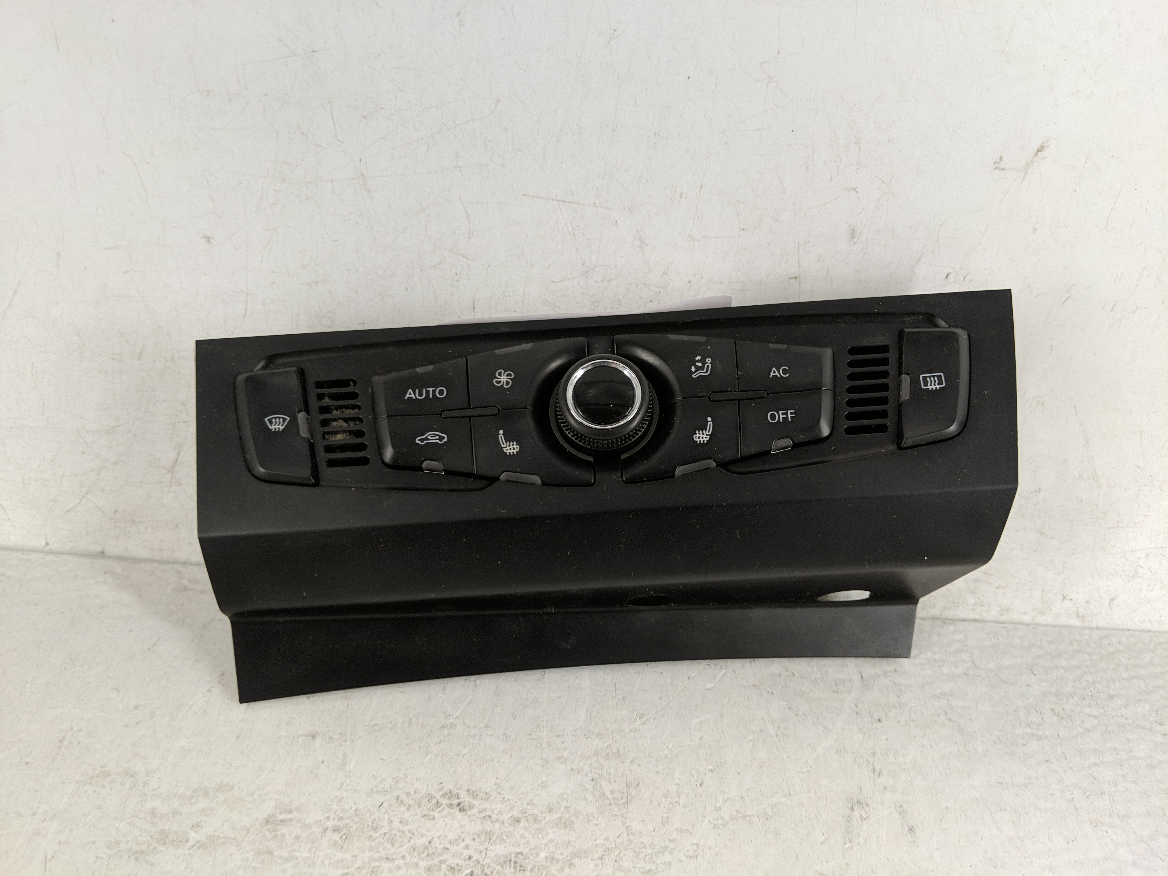 2009-2012 Audi A4 Ac Heater Climate Control 8t1 820 043 Aq 1189038 - Oemusedautoparts1.com