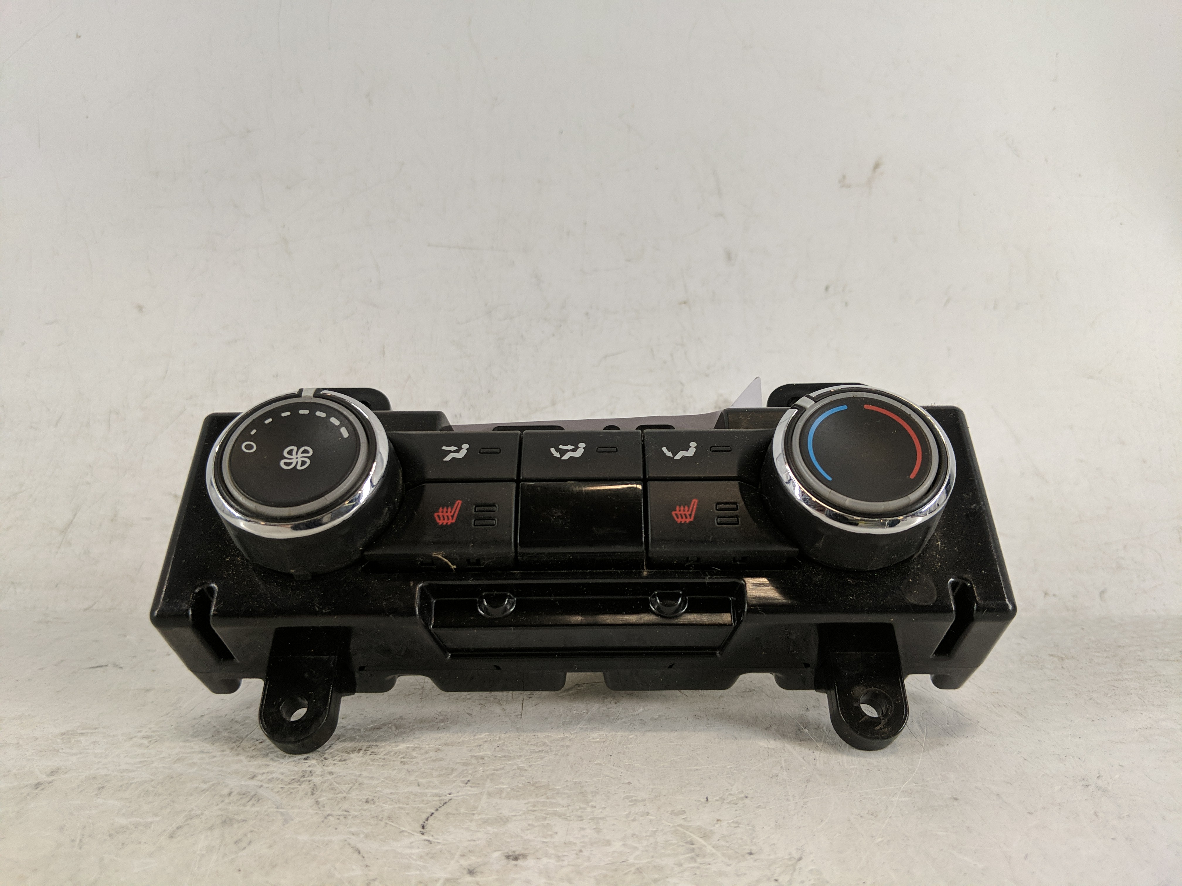 2015-2015 Ford Explorer Ac Heater Climate Control Da8t-19980-da 1189045 - Oemusedautoparts1.com