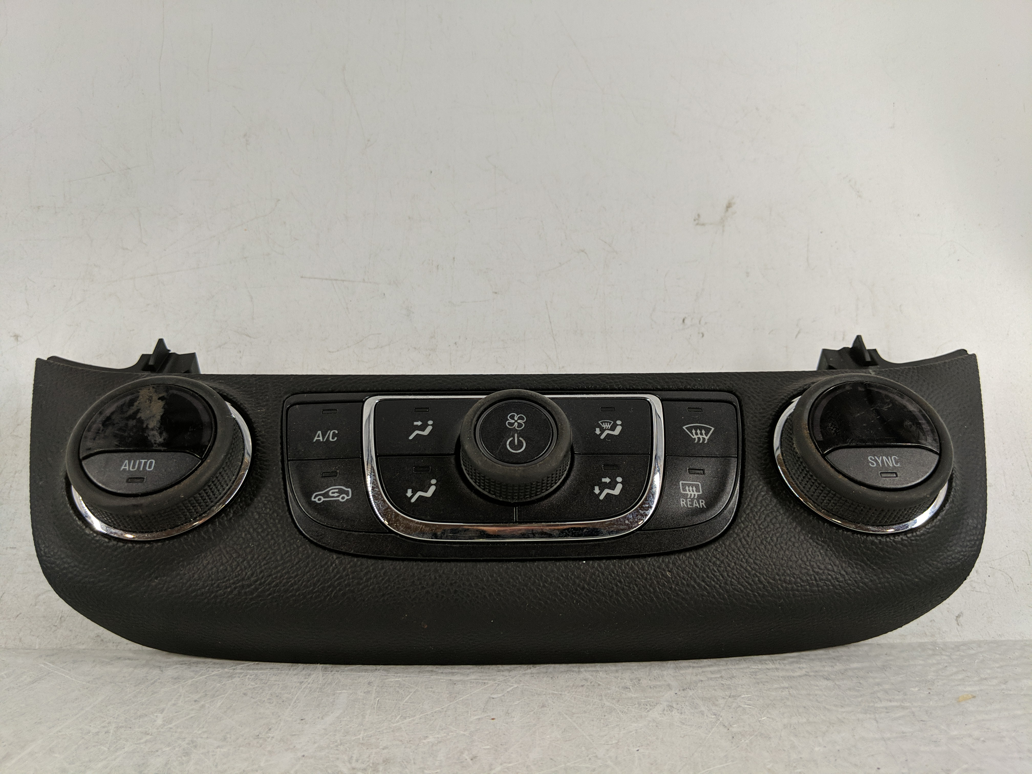 2014-2014 Chevrolet Impala Ac Heater Climate Control 23113226 1189070 - Oemusedautoparts1.com