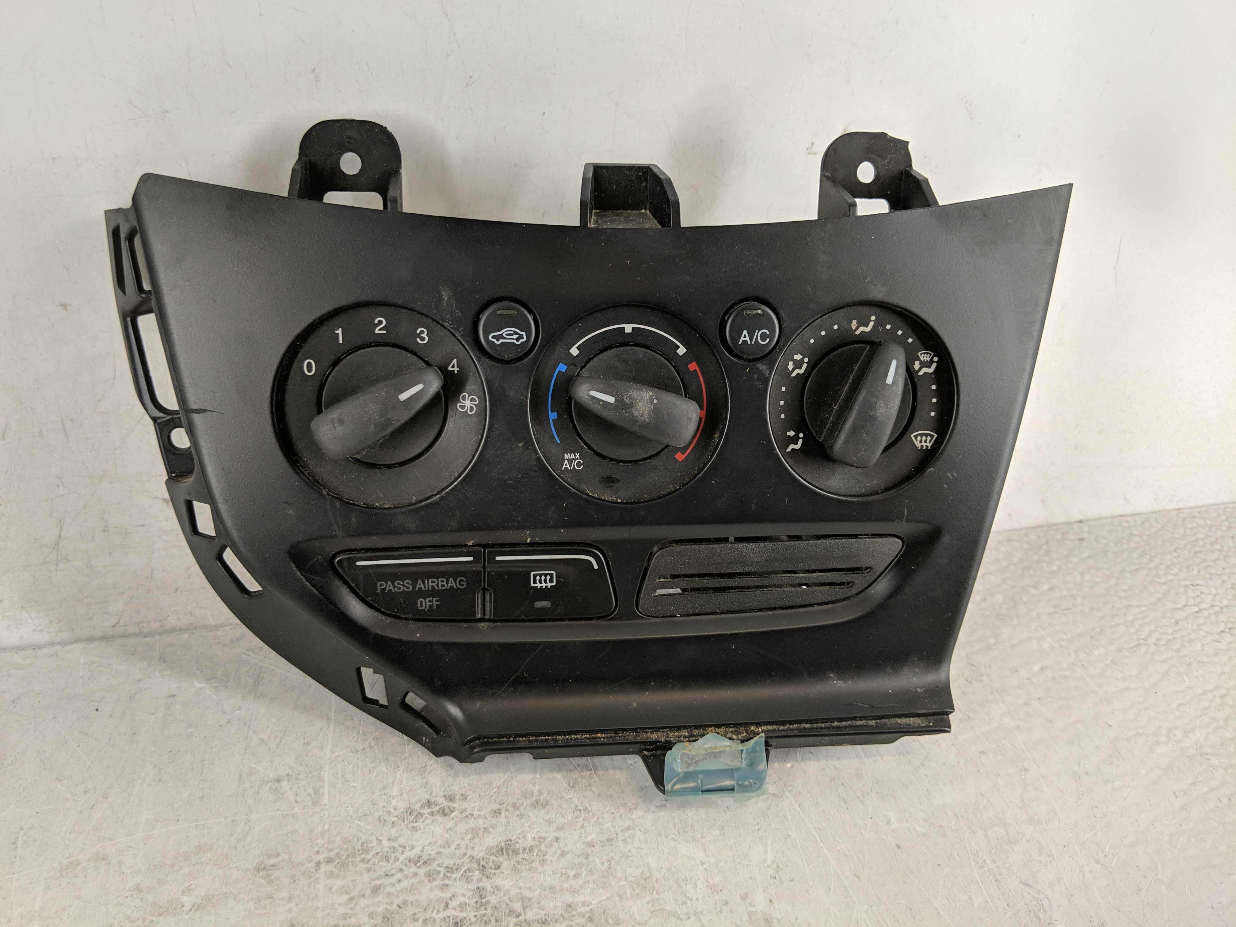 2013-2014 Ford Focus Ac Heater Climate Control Temperature Oem 1189072 - Oemusedautoparts1.com