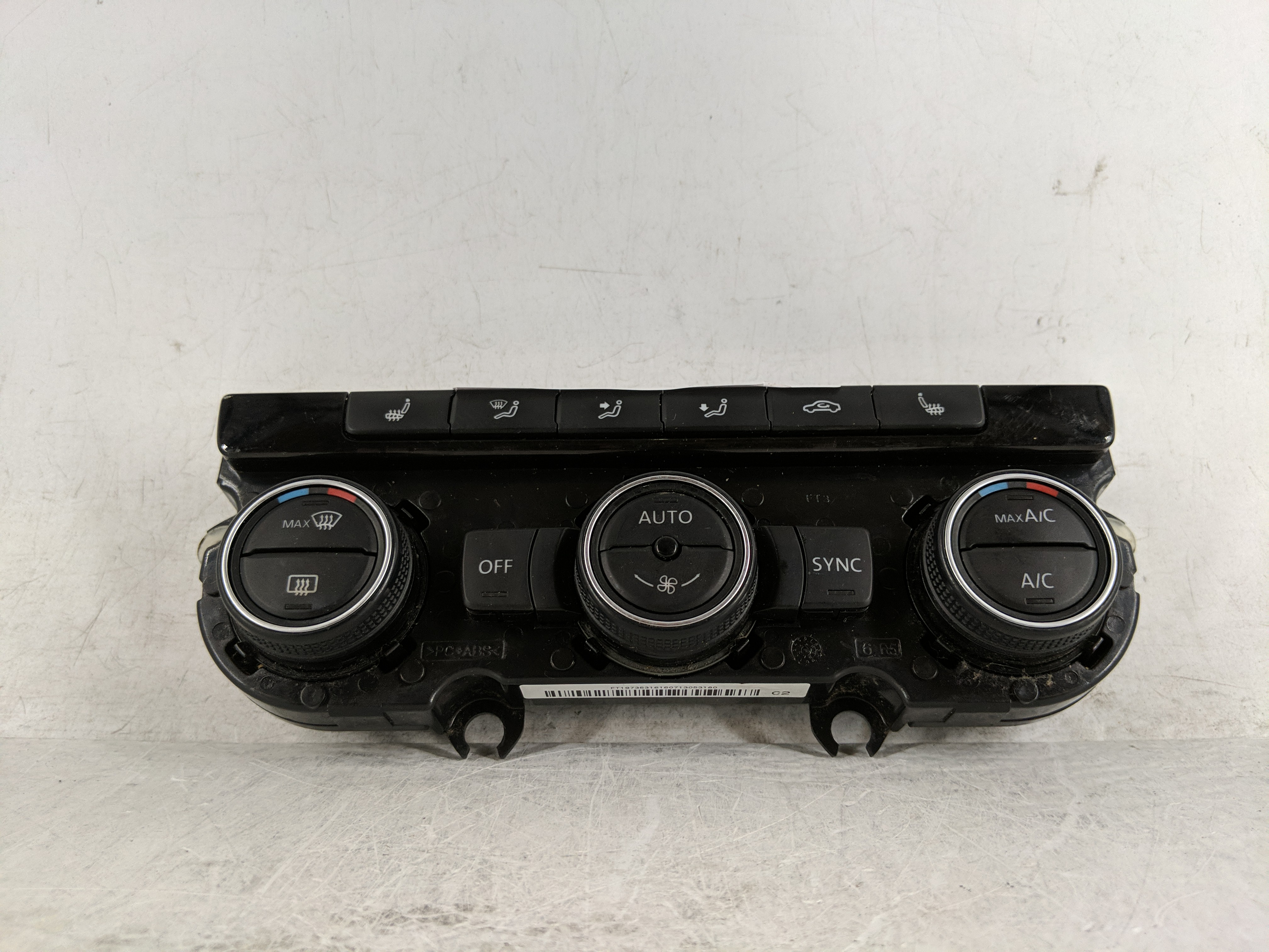 2017 Volkswagen Passat Ac Heater Climate Control Temperature Oem 1189077 - Oemusedautoparts1.com