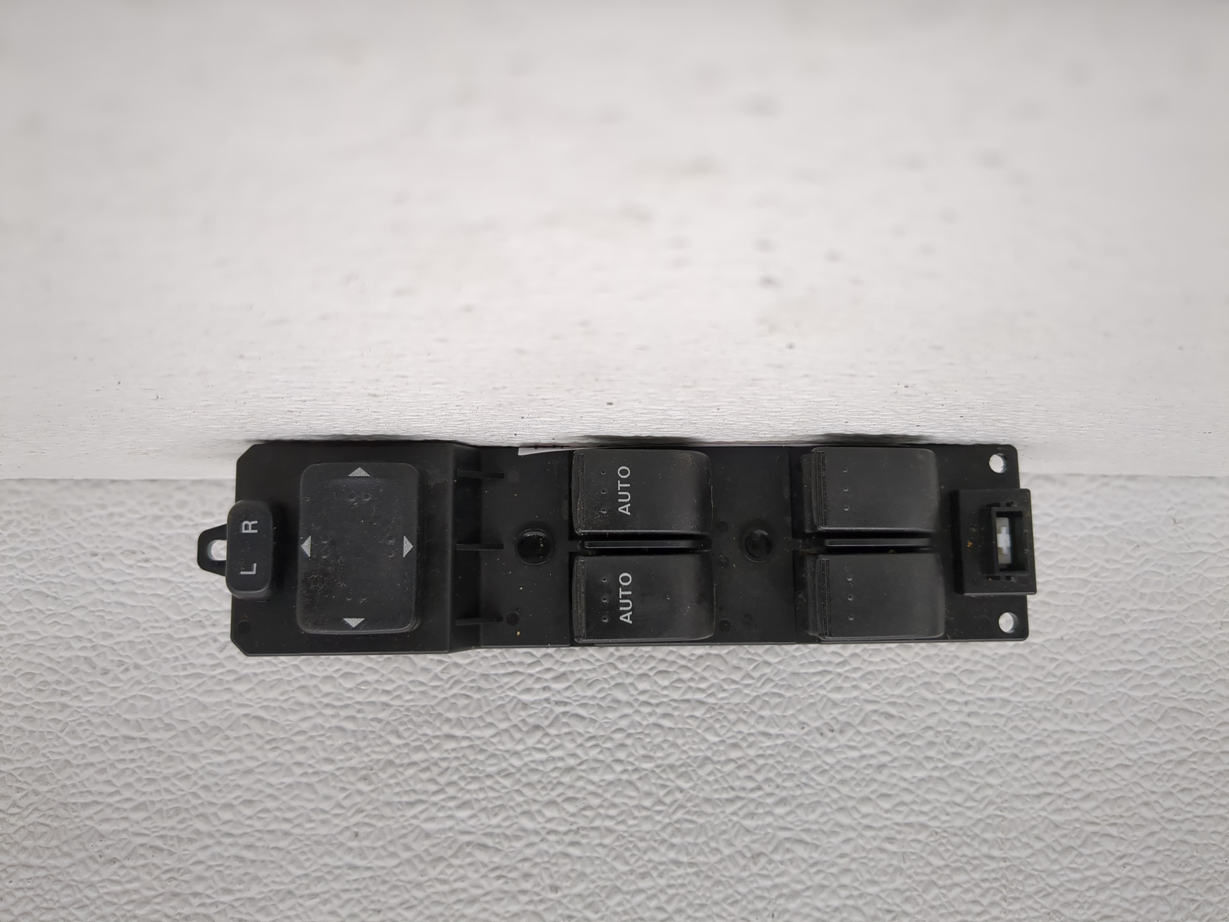 2007-2011 Mazda Cx-7 Driver Left Door Master Power Window Switch 1189090 - Oemusedautoparts1.com