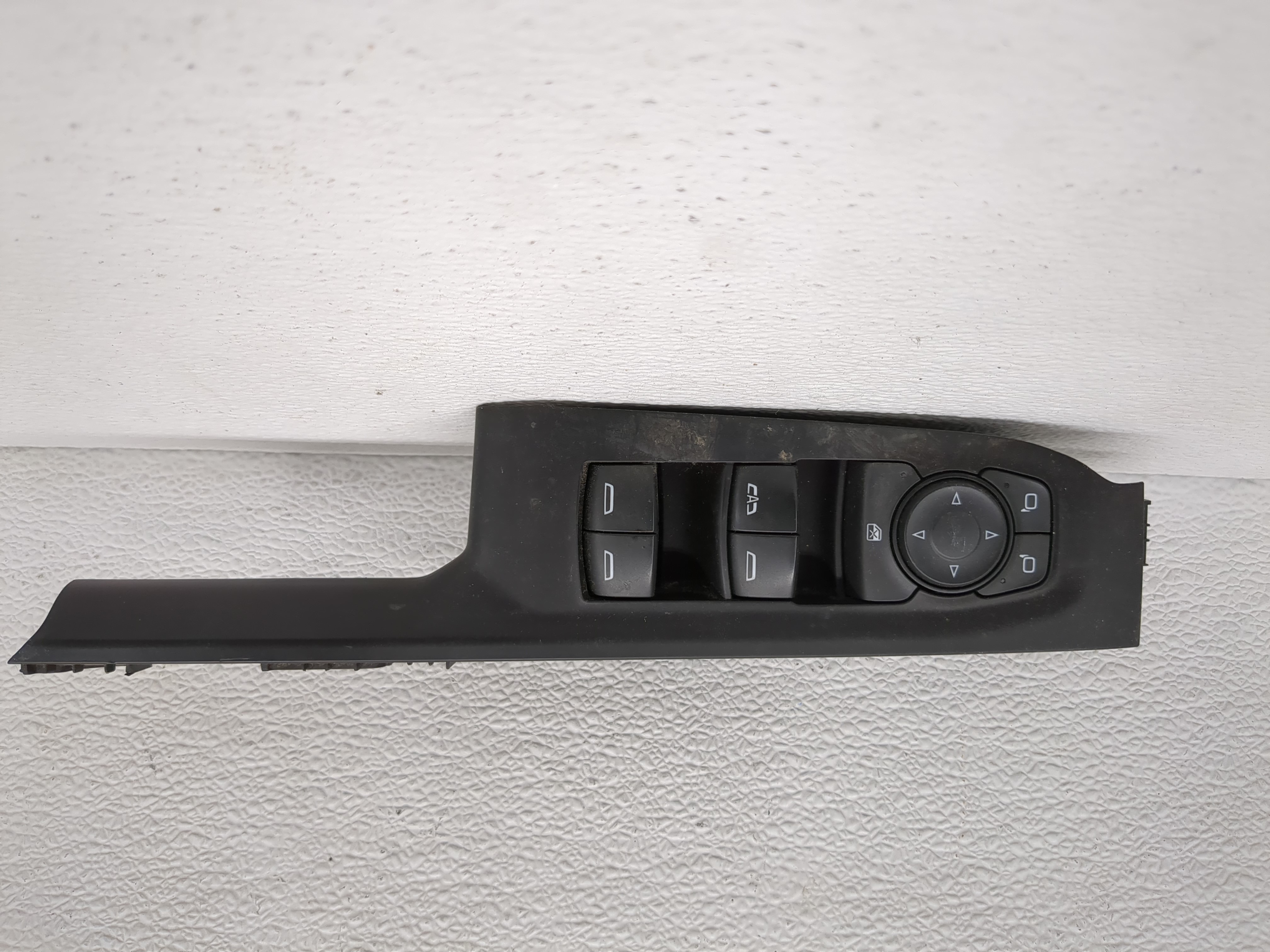 Picture of 2019 Chevrolet Silverado 1500 Driver Left Door Master Power Window Switch 1189148