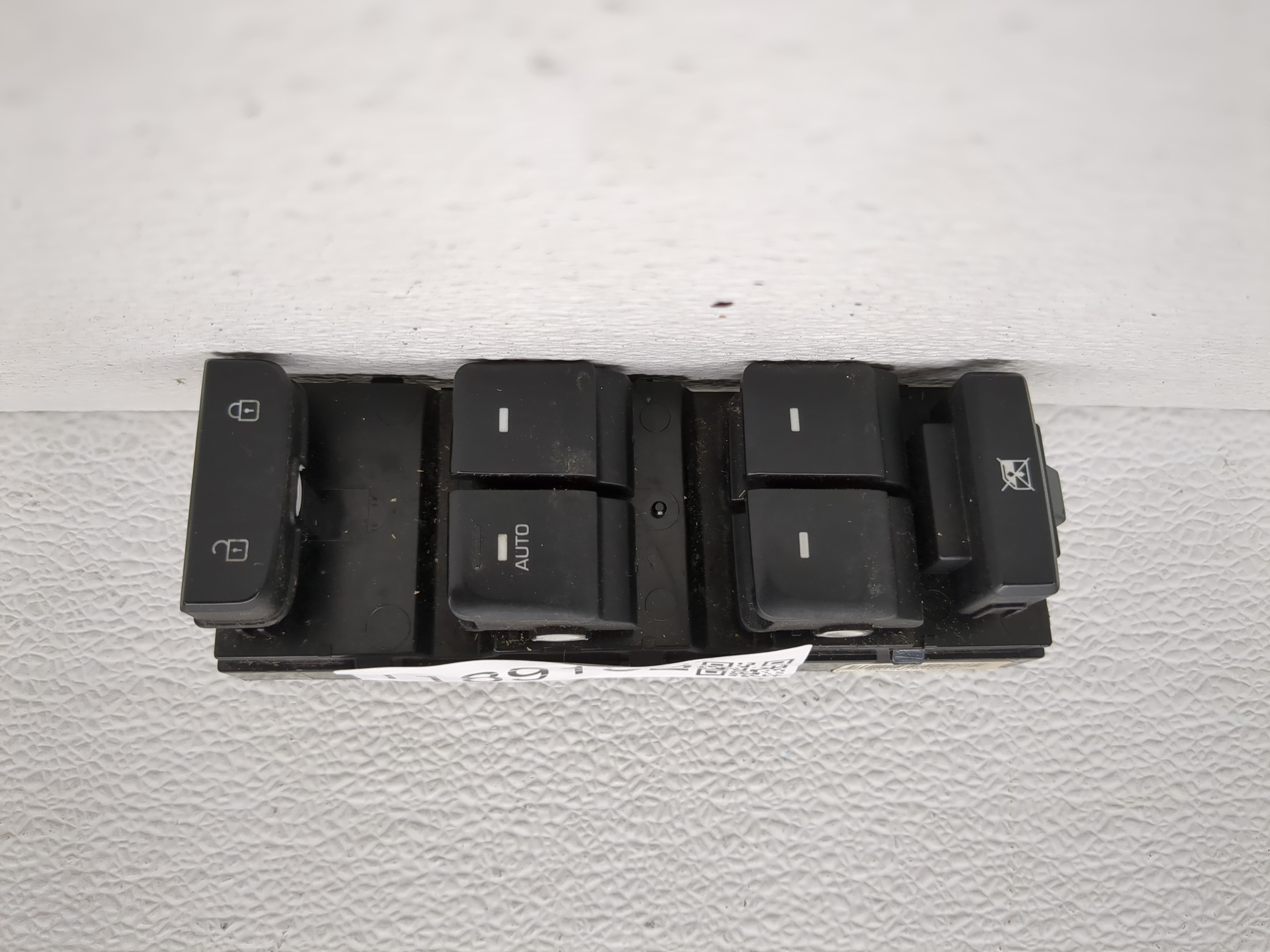 Picture of 2015-2019 Hyundai Sonata Driver Left Door Master Power Window Switch 1189152
