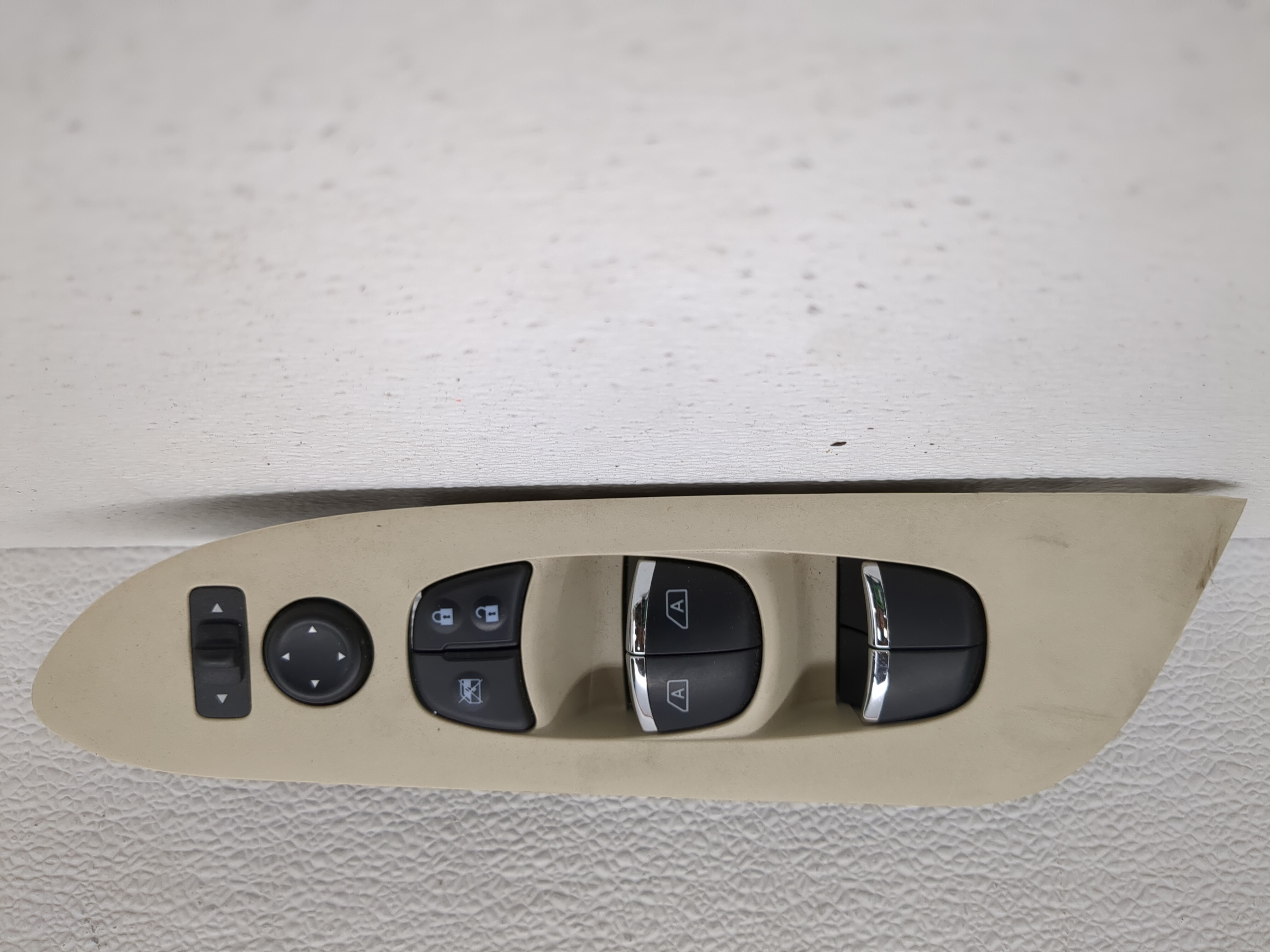 Picture of 2015-2022 Nissan Murano Driver Left Door Master Power Window Switch 1189154