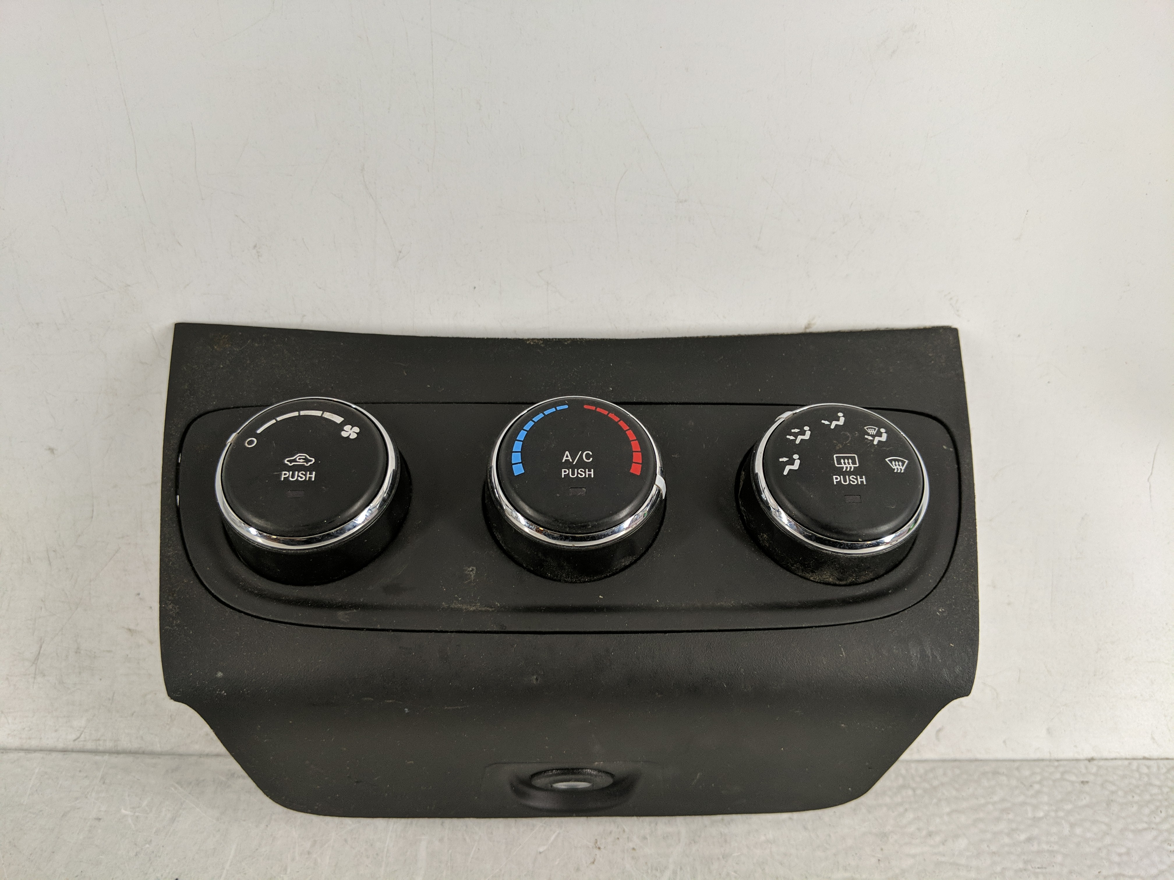 Picture of 2010-2014 Dodge Avenger Ac Heater Climate Control Temperature Oem 1189203