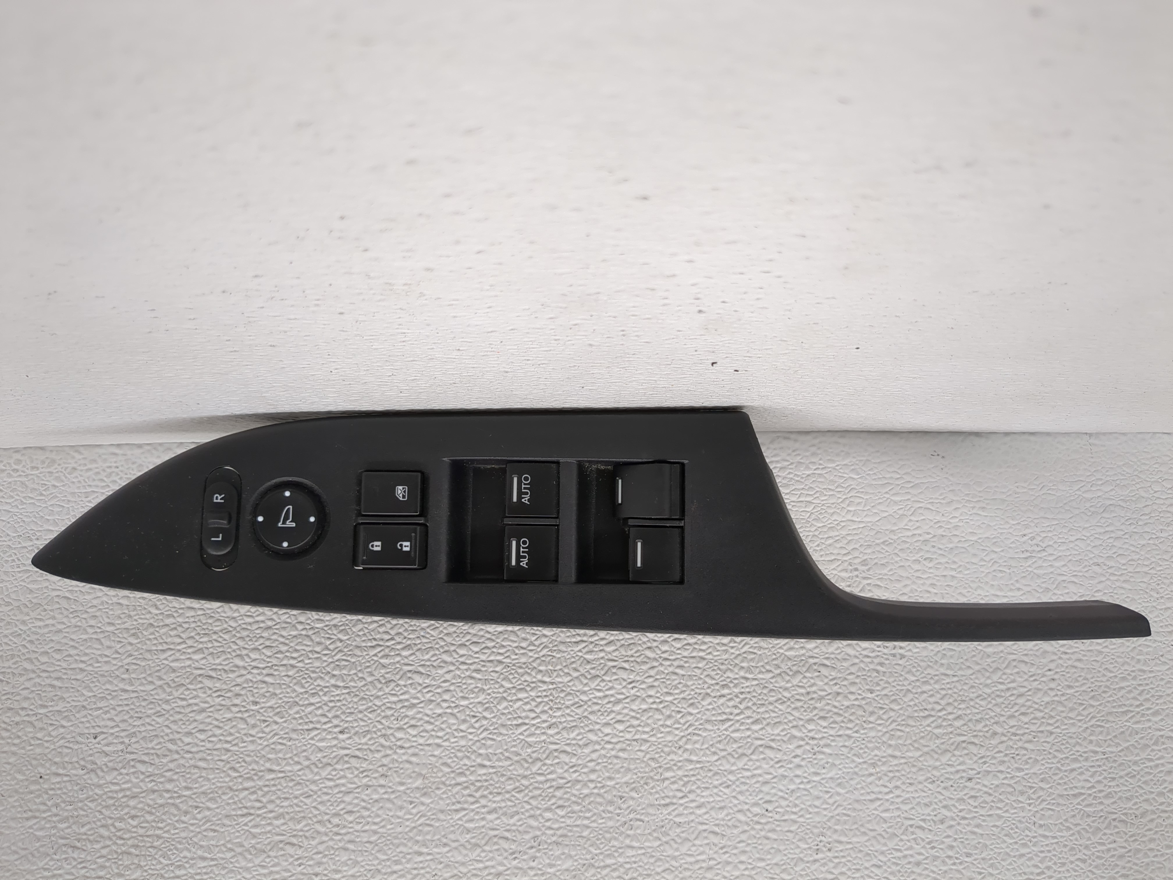 Picture of 2013-2017 Honda Accord Driver Left Door Master Power Window Switch 1189236