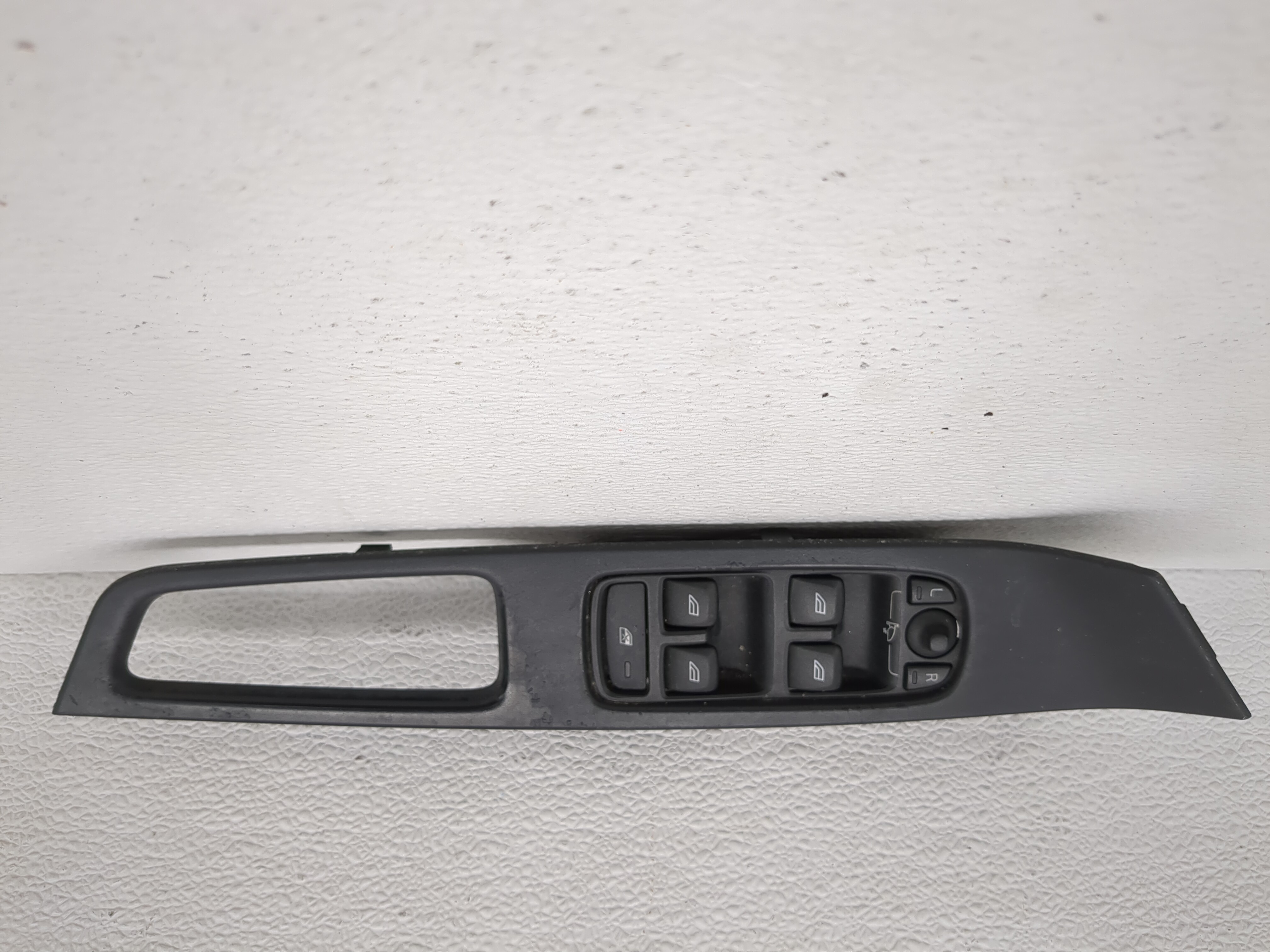 Picture of 2013-2013 Volvo V60 Driver Left Door Master Power Window Switch 31334346 1189253