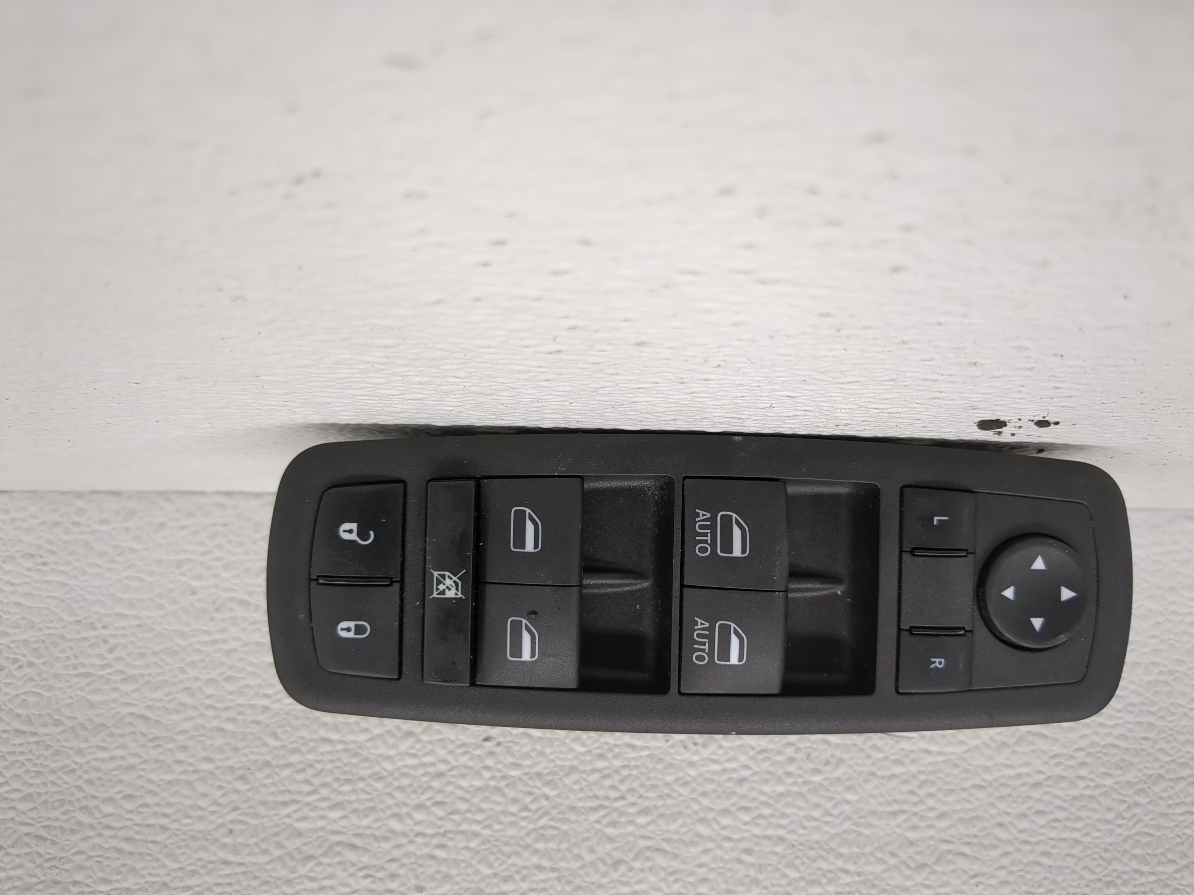 Picture of 2017-2022 Chrysler Pacifica Driver Left Door Master Power Window Switch 1189271