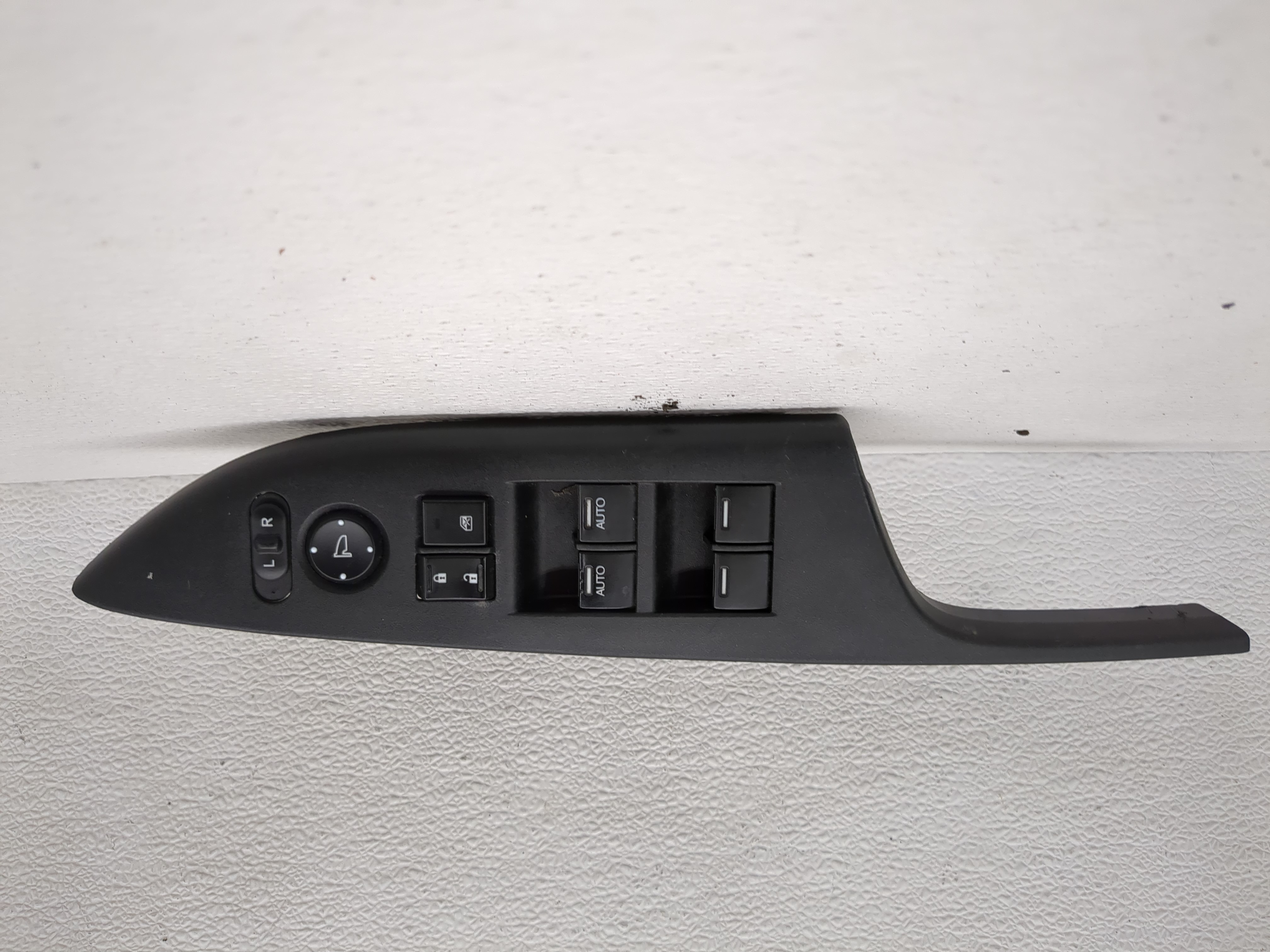 Picture of 2013-2017 Honda Accord Driver Left Door Master Power Window Switch 1189273