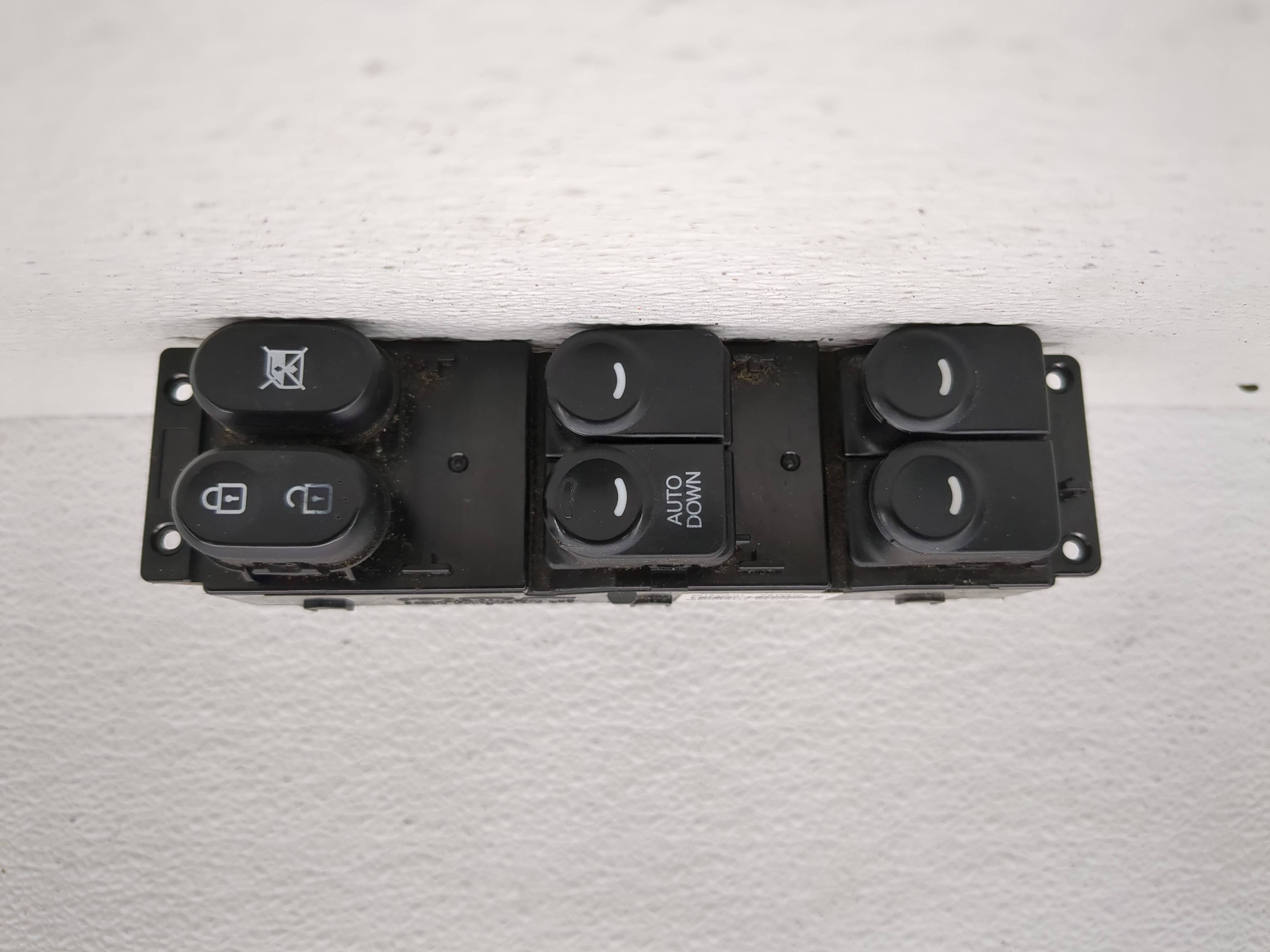 Picture of 2012-2017 Hyundai Accent Driver Left Door Master Power Window Switch 1189282