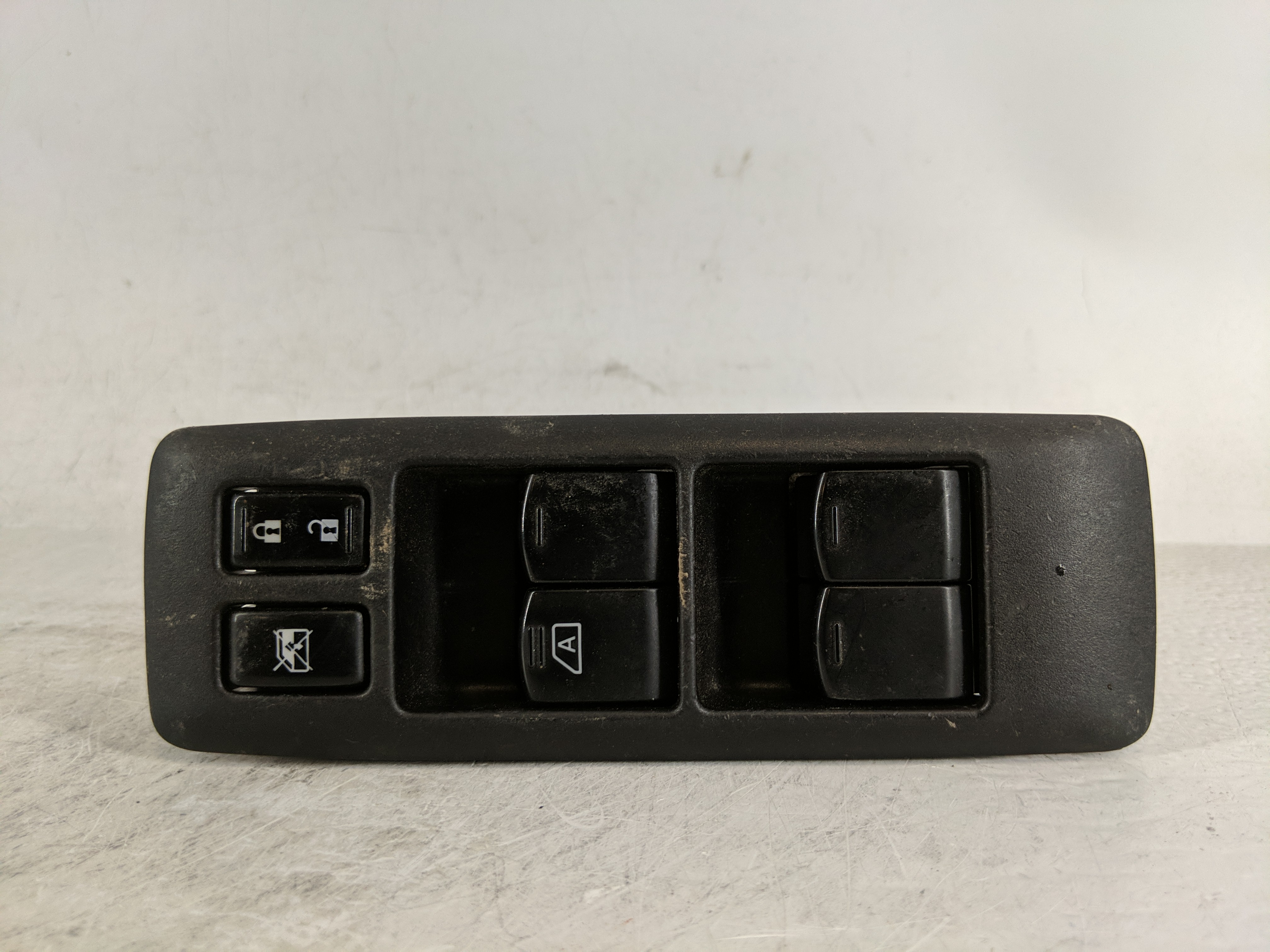 Picture of 2011-2015 Nissan Rogue Driver Left Door Master Power Window Switch 1189310