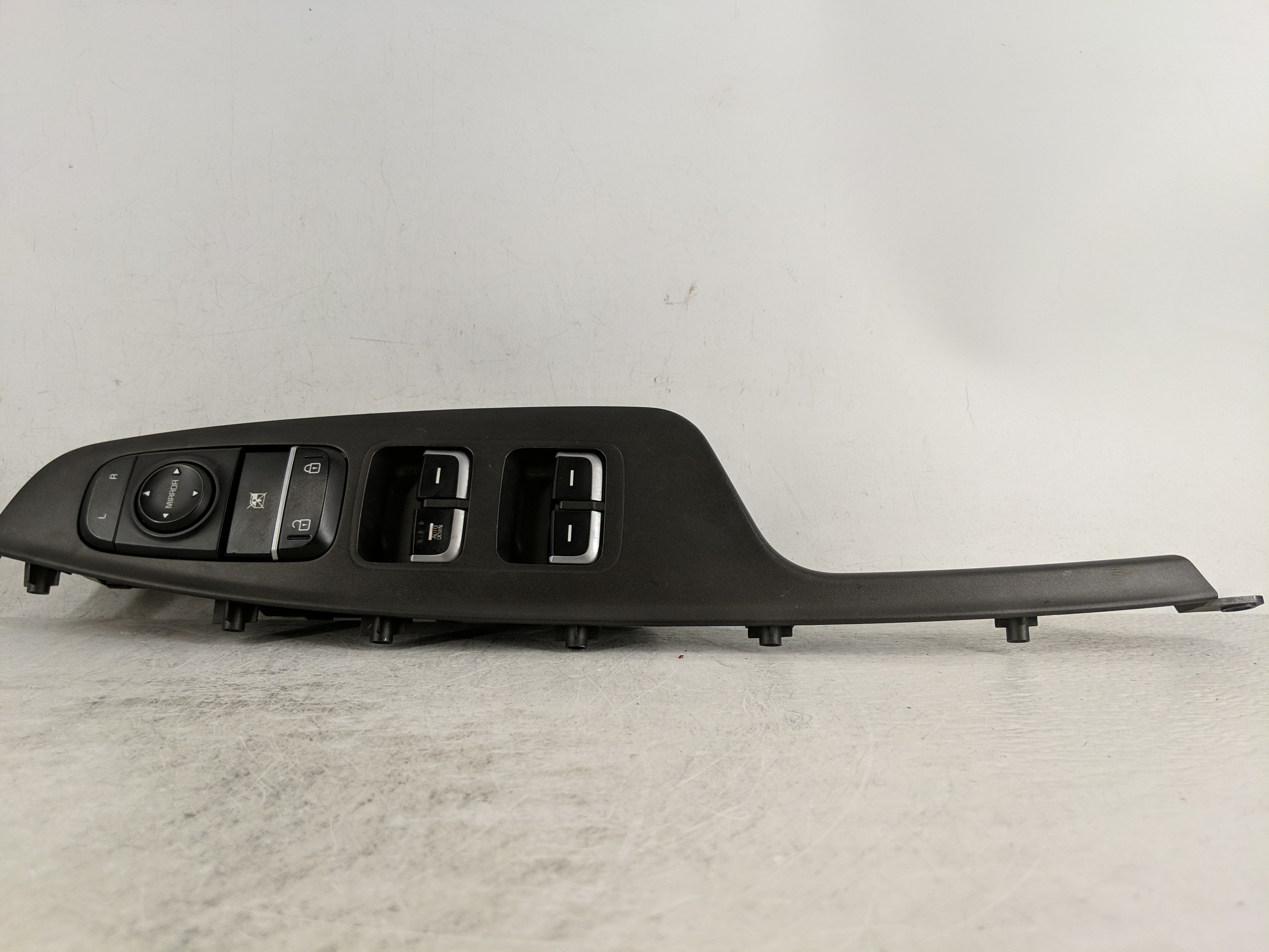 Picture of 2016-2020 Kia Optima Driver Left Door Master Power Window Switch 1189318