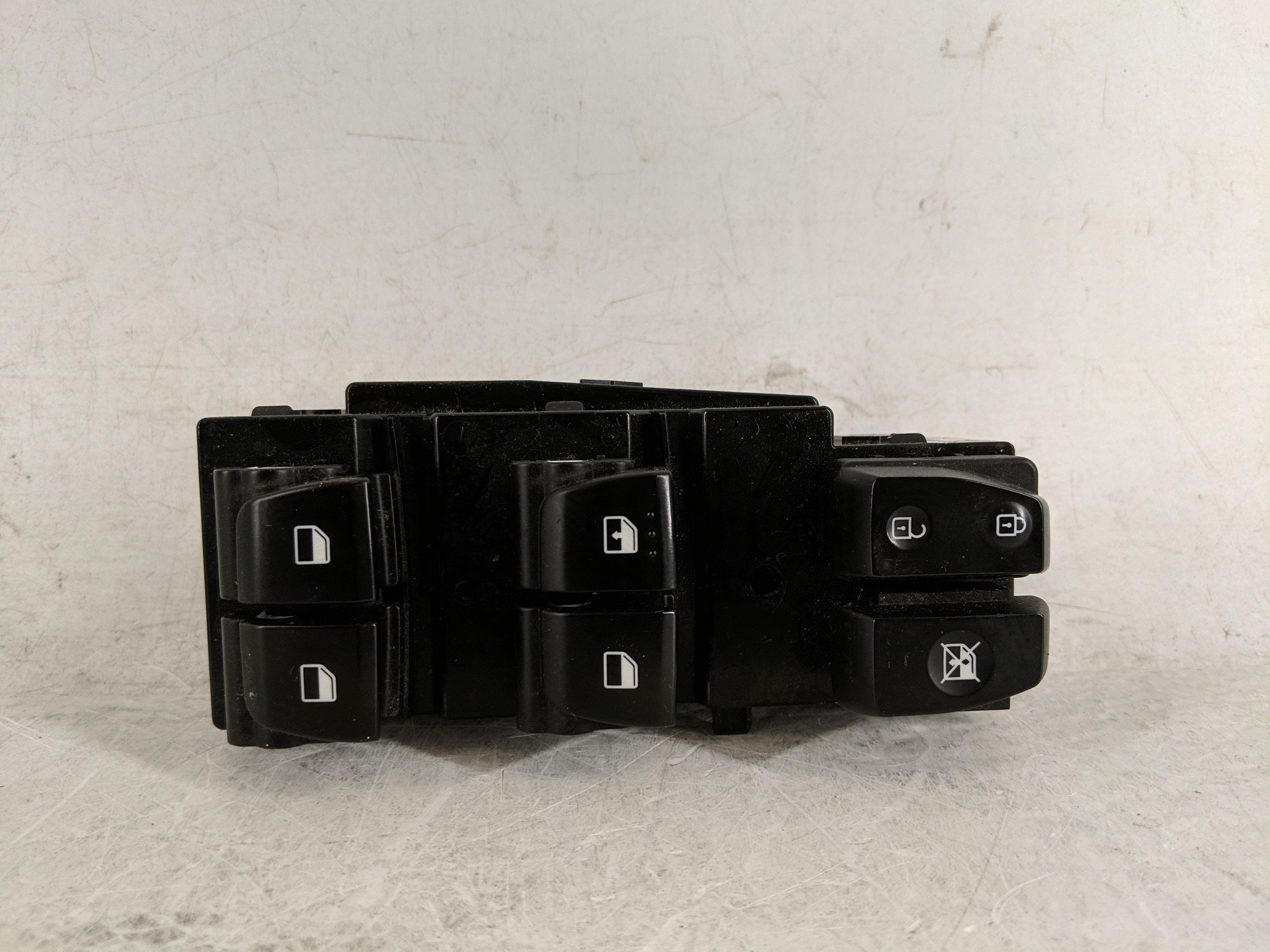 Picture of 2018-2022 Hyundai Accent Driver Left Door Master Power Window Switch 1189326