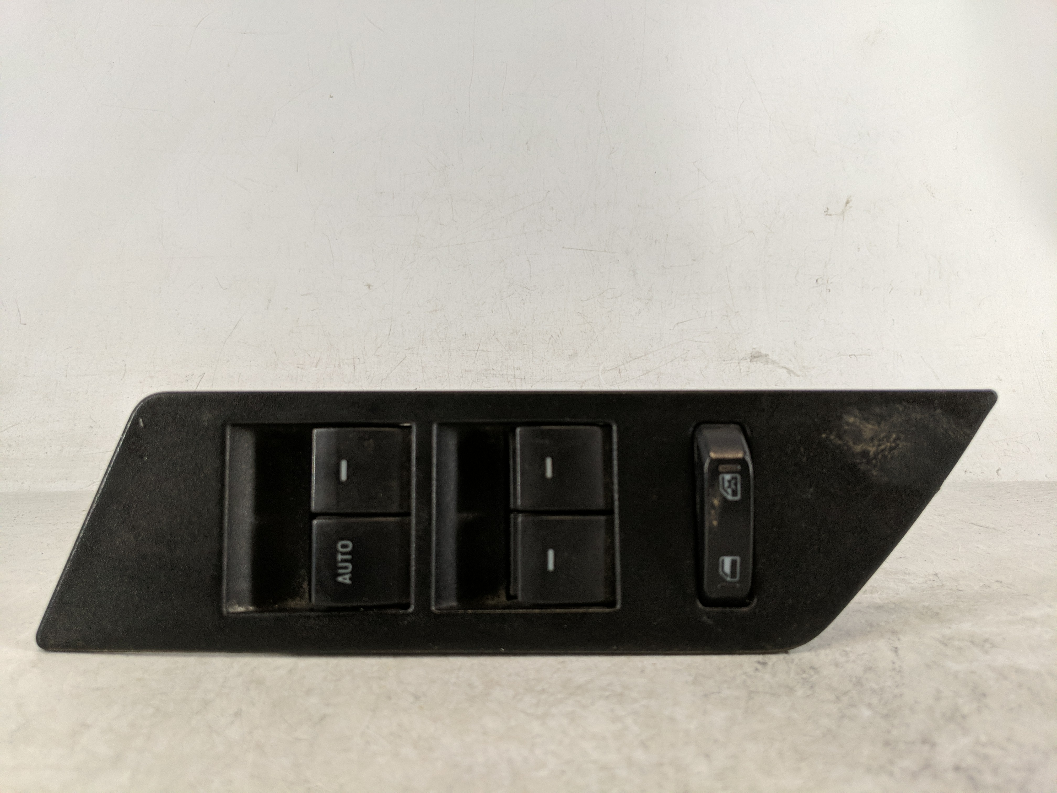 Picture of 2011-2014 Ford Edge Driver Left Door Master Power Window Switch 1189357