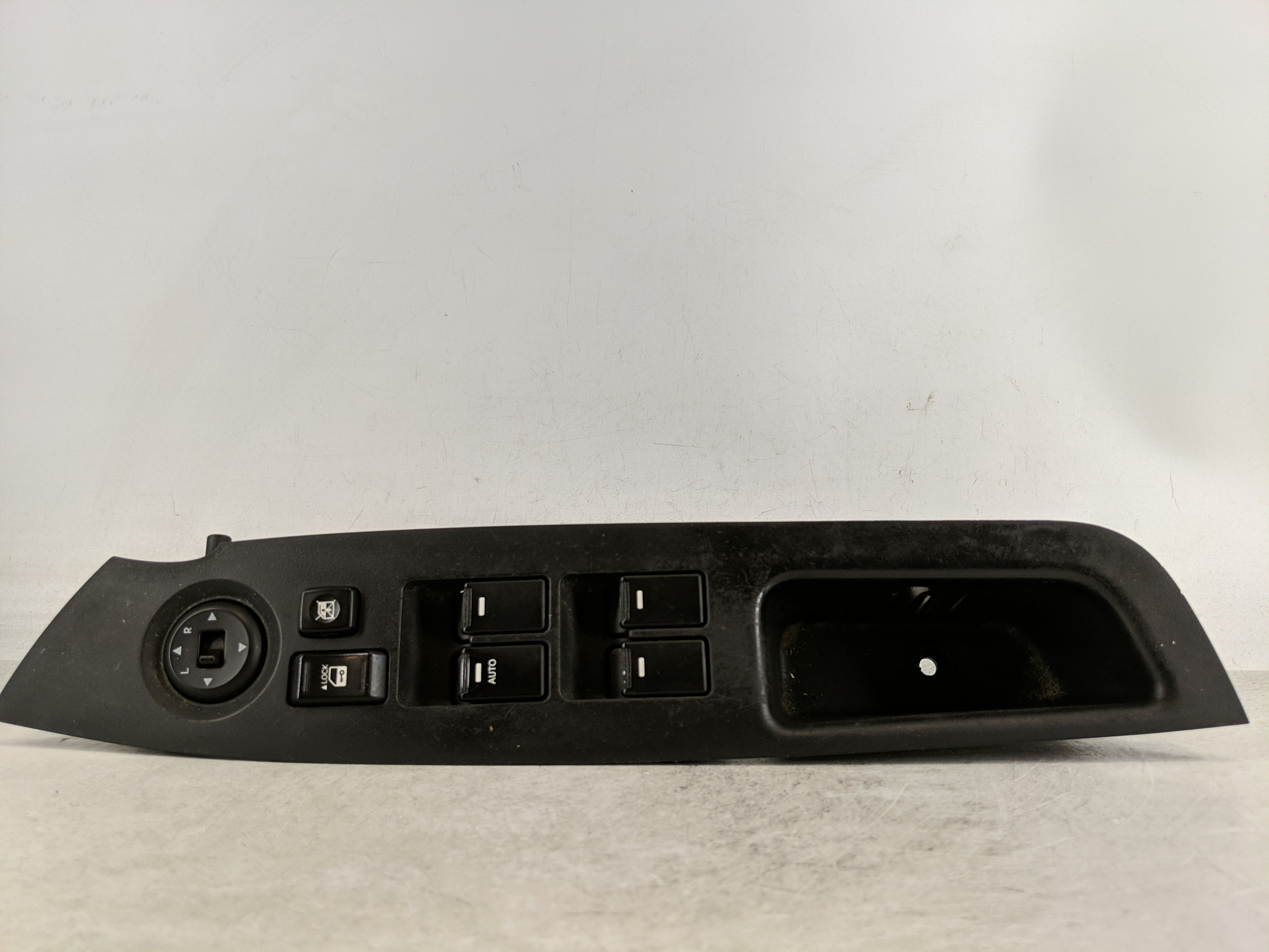 Picture of 2011-2015 Kia Sorento Driver Left Door Master Power Window Switch 1189359