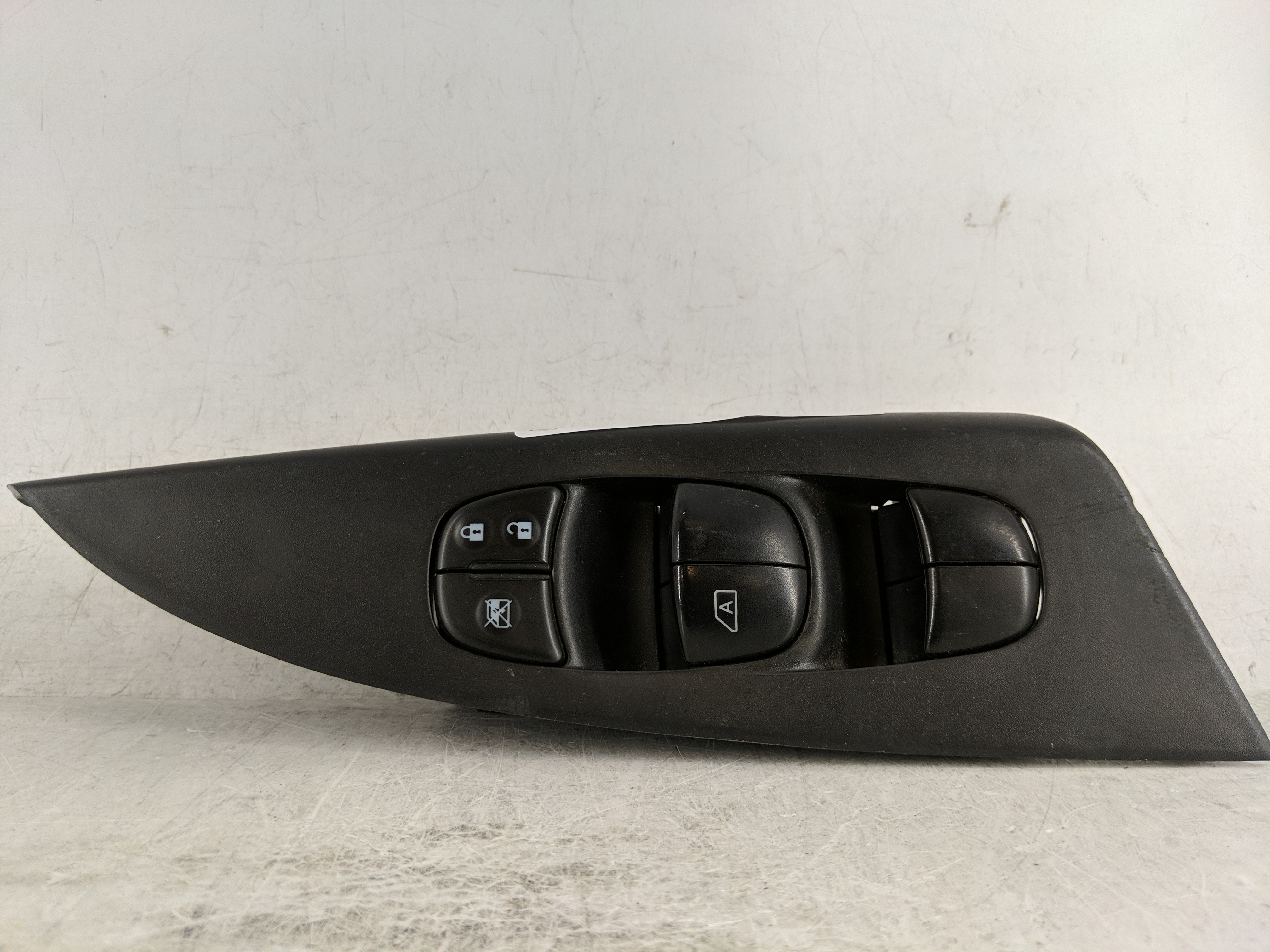 Picture of 2013-2019 Nissan Sentra Driver Left Door Master Power Window Switch 1189369