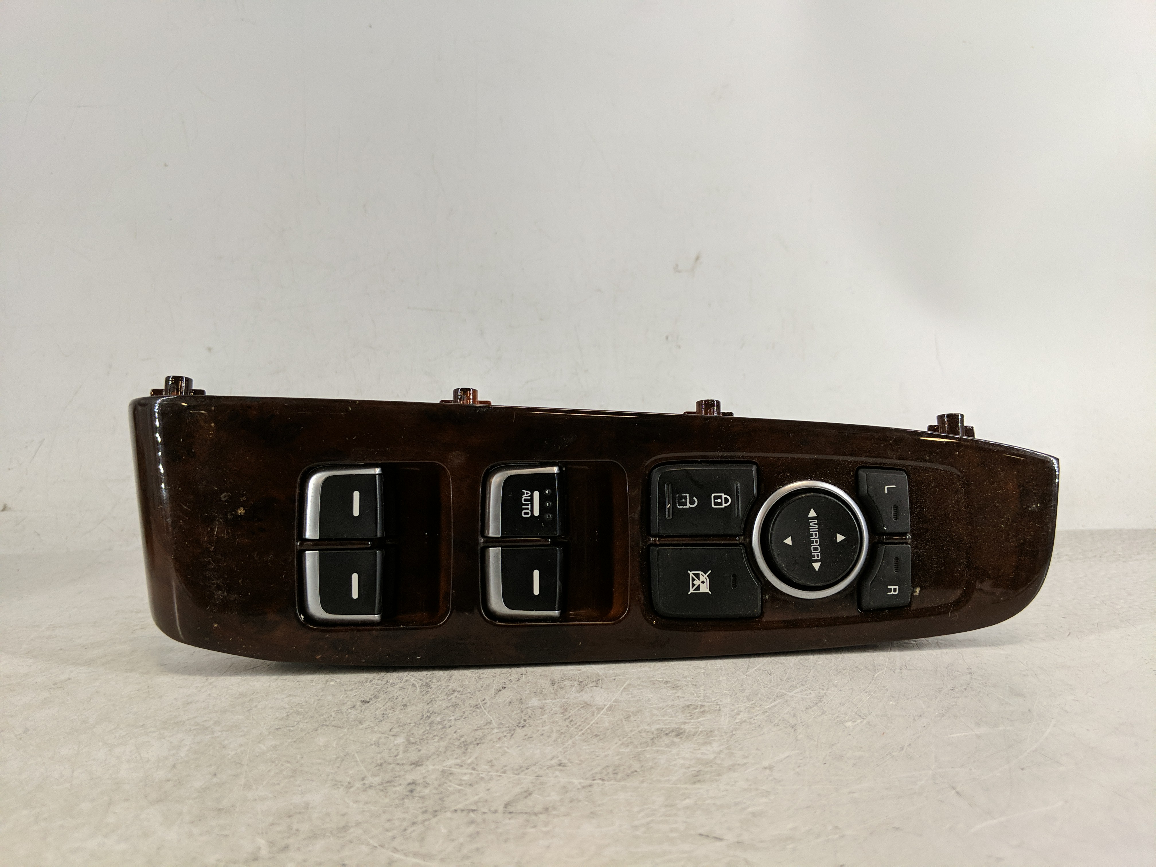 Picture of 2016-2018 Kia Sorento Driver Left Door Master Power Window Switch 1189374