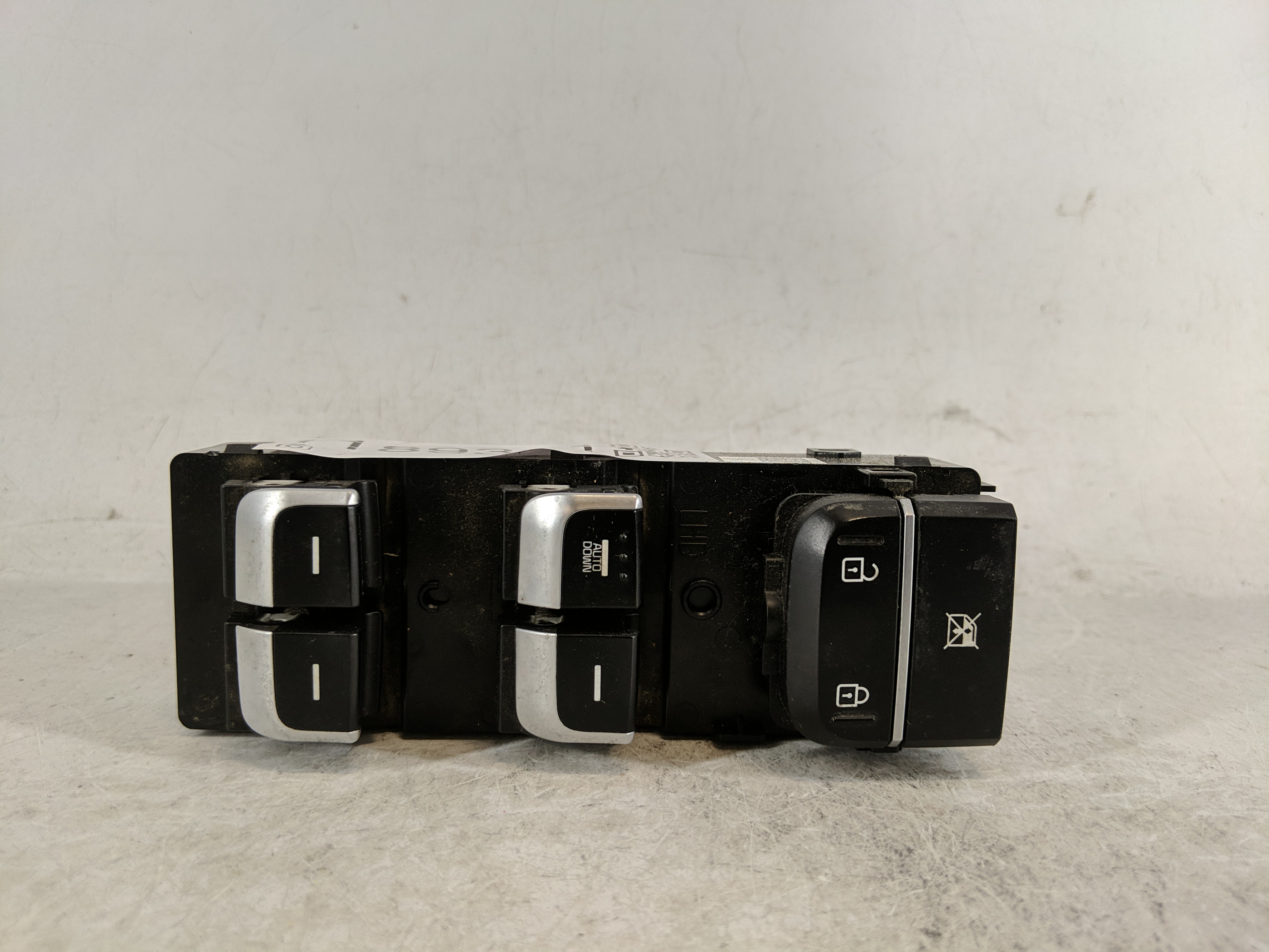 Picture of 2016-2020 Kia Optima Driver Left Door Master Power Window Switch 1189391