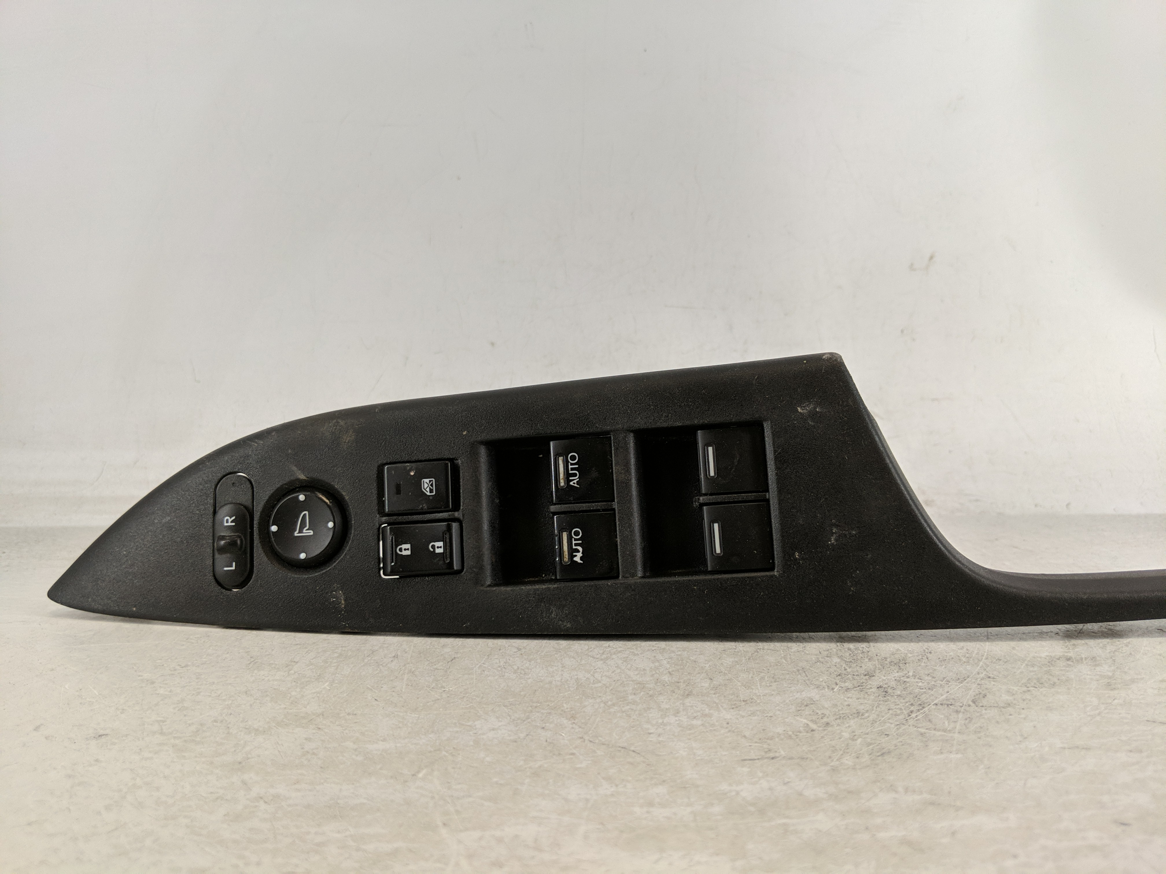 Picture of 2013-2017 Honda Accord Driver Left Door Master Power Window Switch 1189393