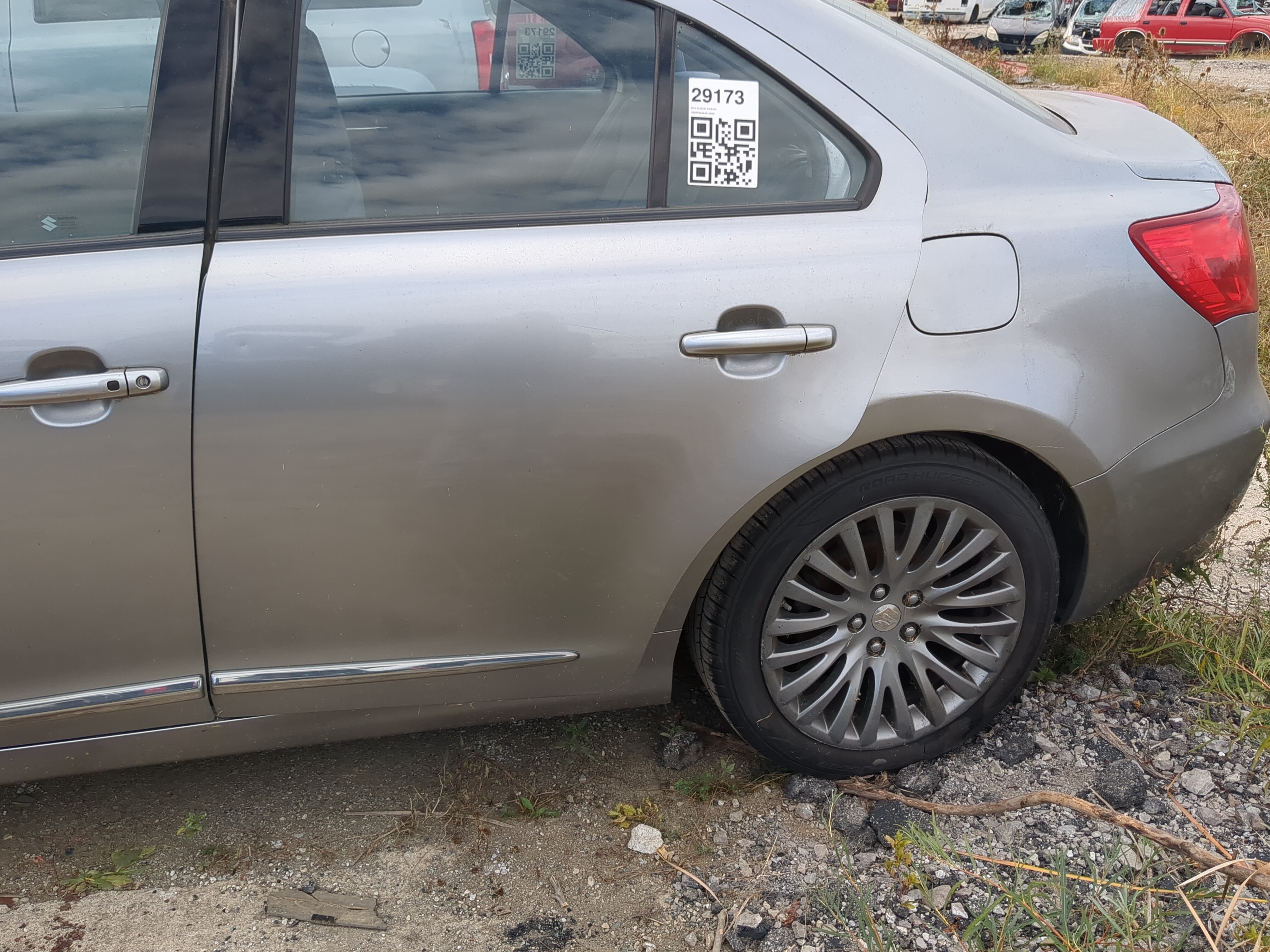 2010-2013 Suzuki Kizashi Driver Rear Door Oem 1189475 - Oemusedautoparts1.com