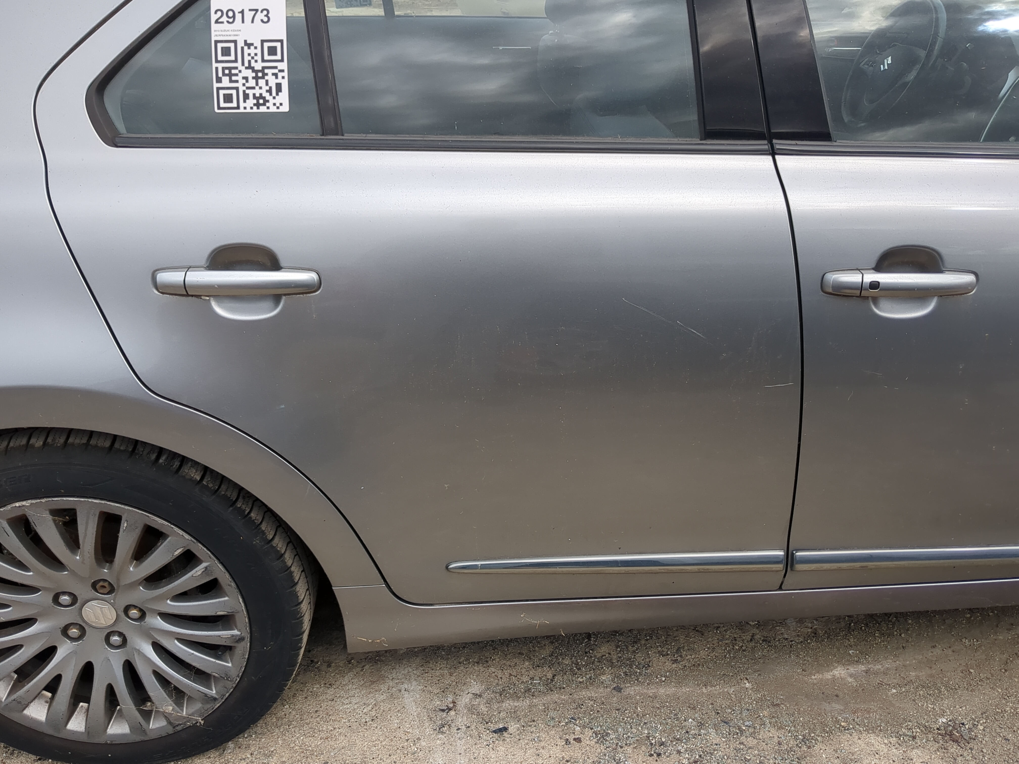 2010-2013 Suzuki Kizashi Passenger Rear Door Oem 1189527 - Oemusedautoparts1.com