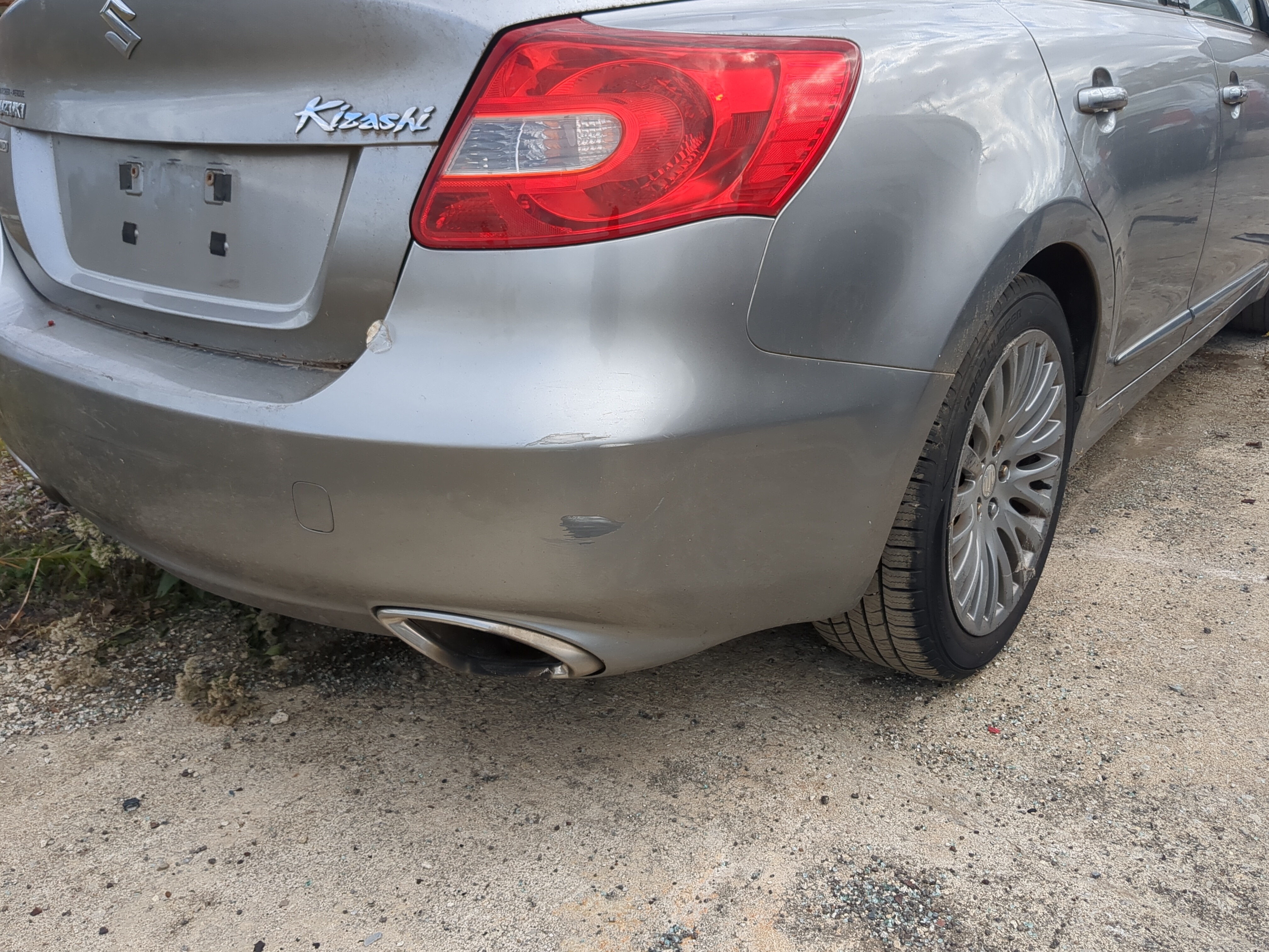 2010-2013 Suzuki Kizashi Rear Bumper Assembly Oem 1189564 - Oemusedautoparts1.com