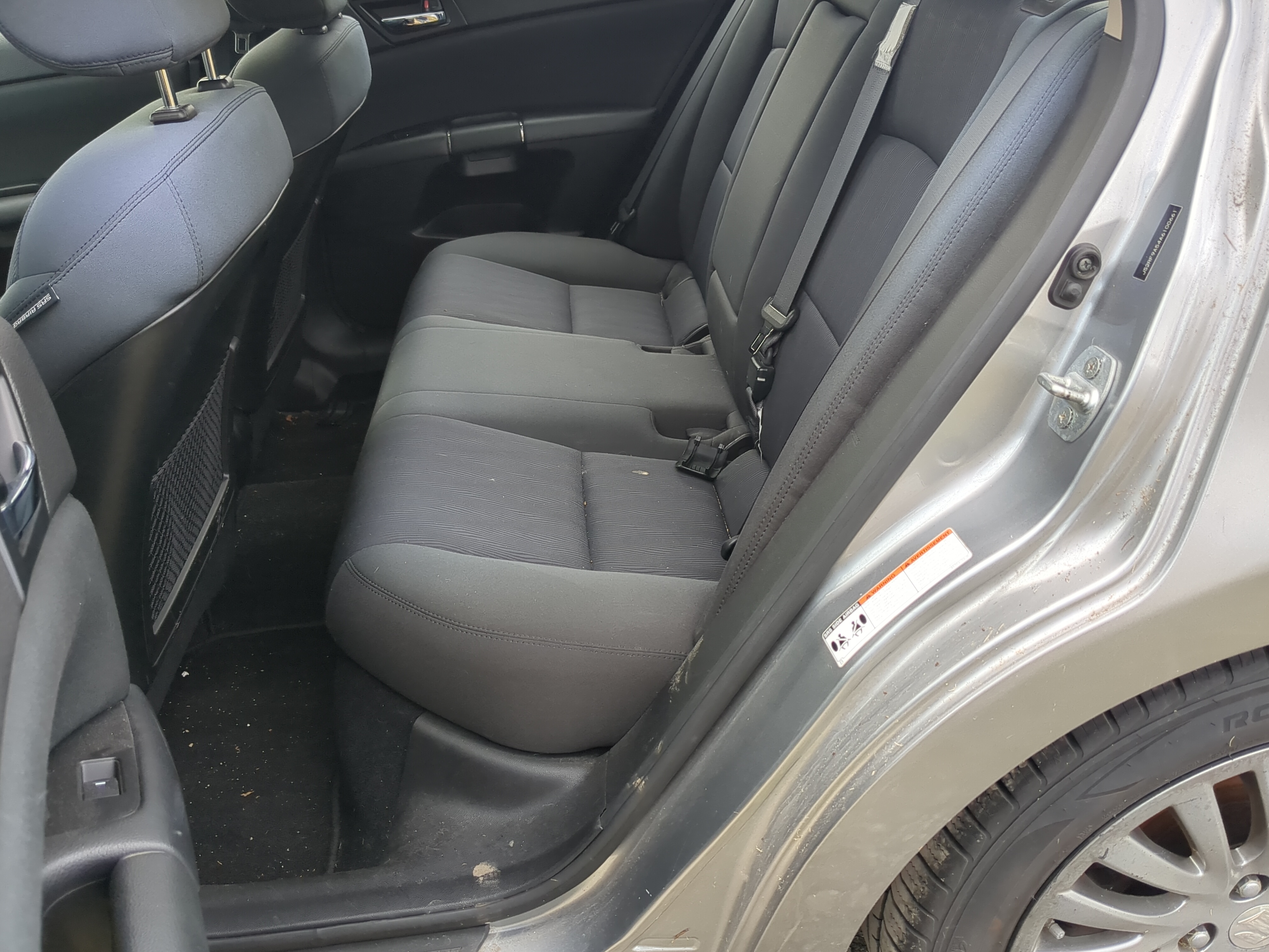 2010 Suzuki Kizashi Rear Seat Oem 1189587 - Oemusedautoparts1.com