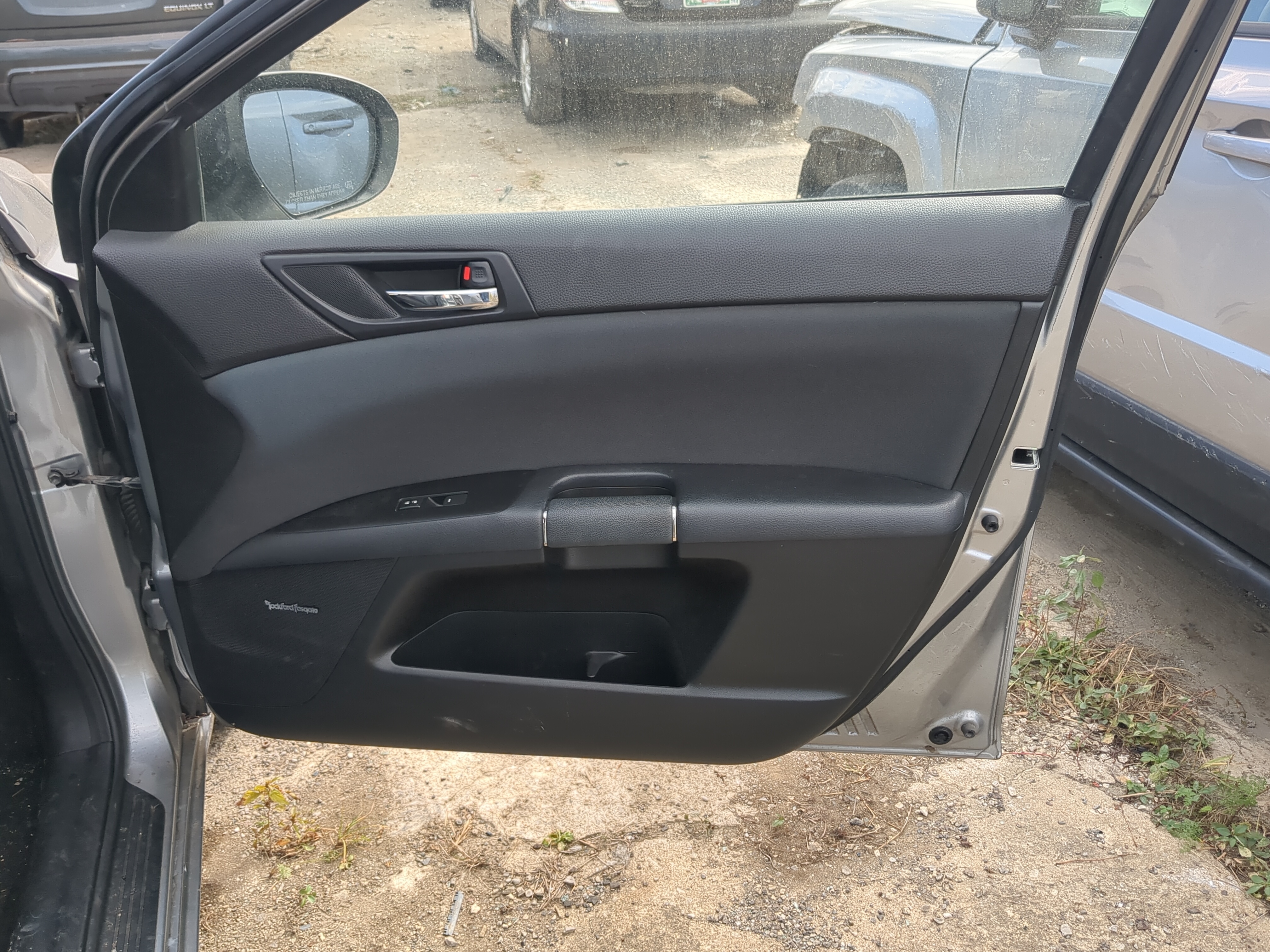 2010 Suzuki Kizashi Front Right Passenger Interior Door Panel Trim 1189596 - Oemusedautoparts1.com