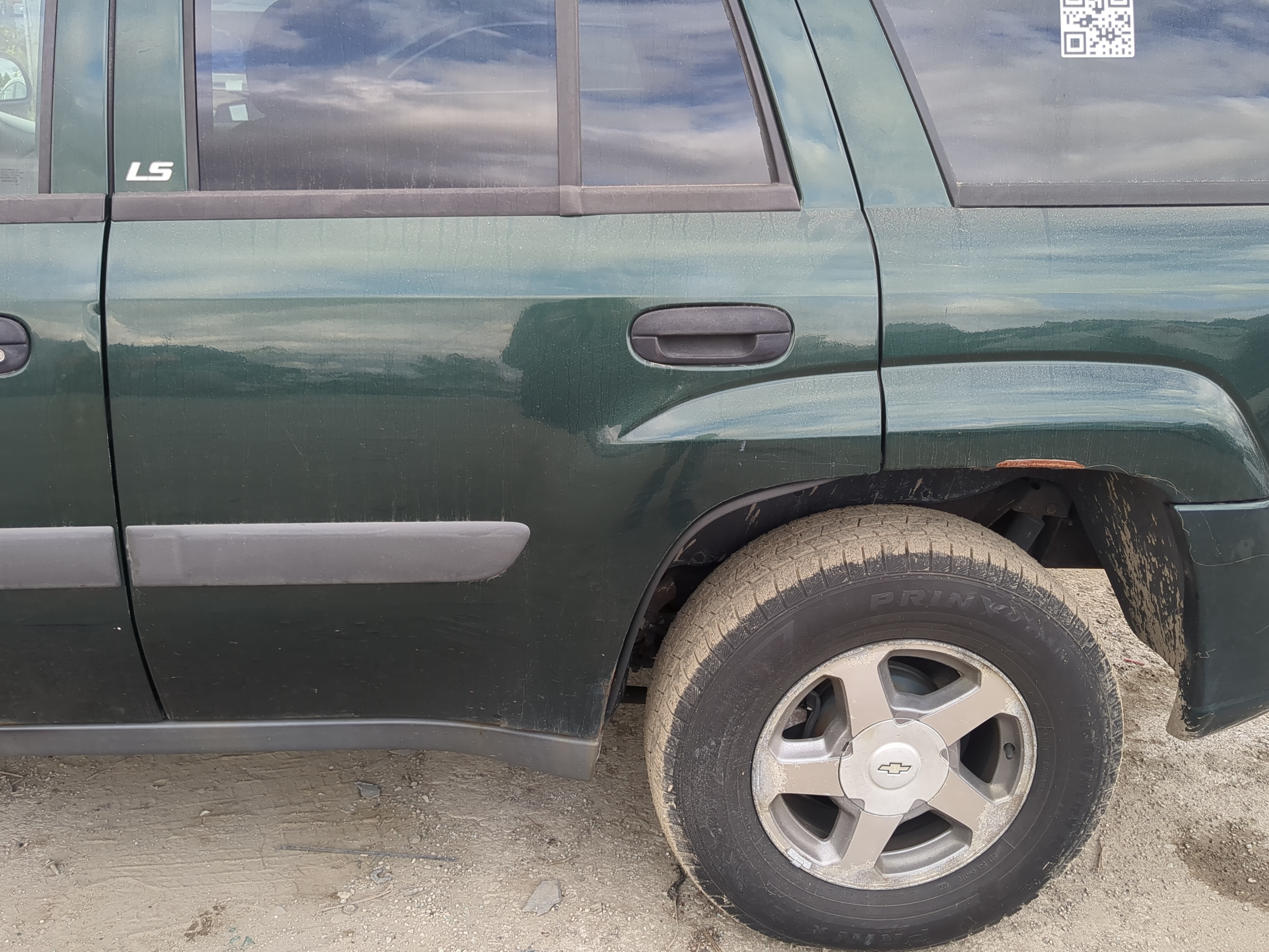 Picture of 2002-2004 Chevrolet Trailblazer Driver Rear Door Oem 1190098