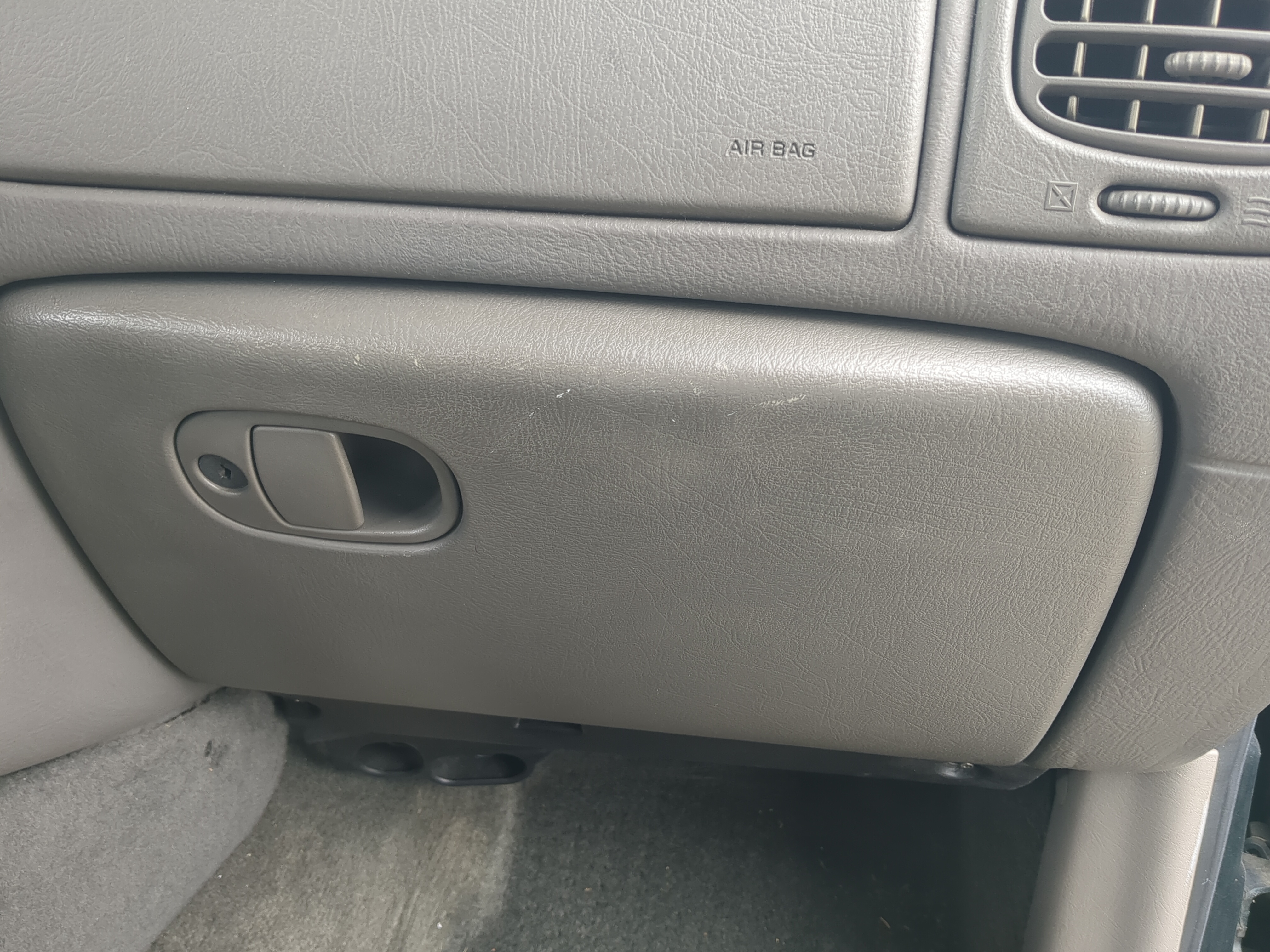 2004 Chevrolet Trailblazer Passenger Glove Box Door Storage Compartment 1190153 - Oemusedautoparts1.com