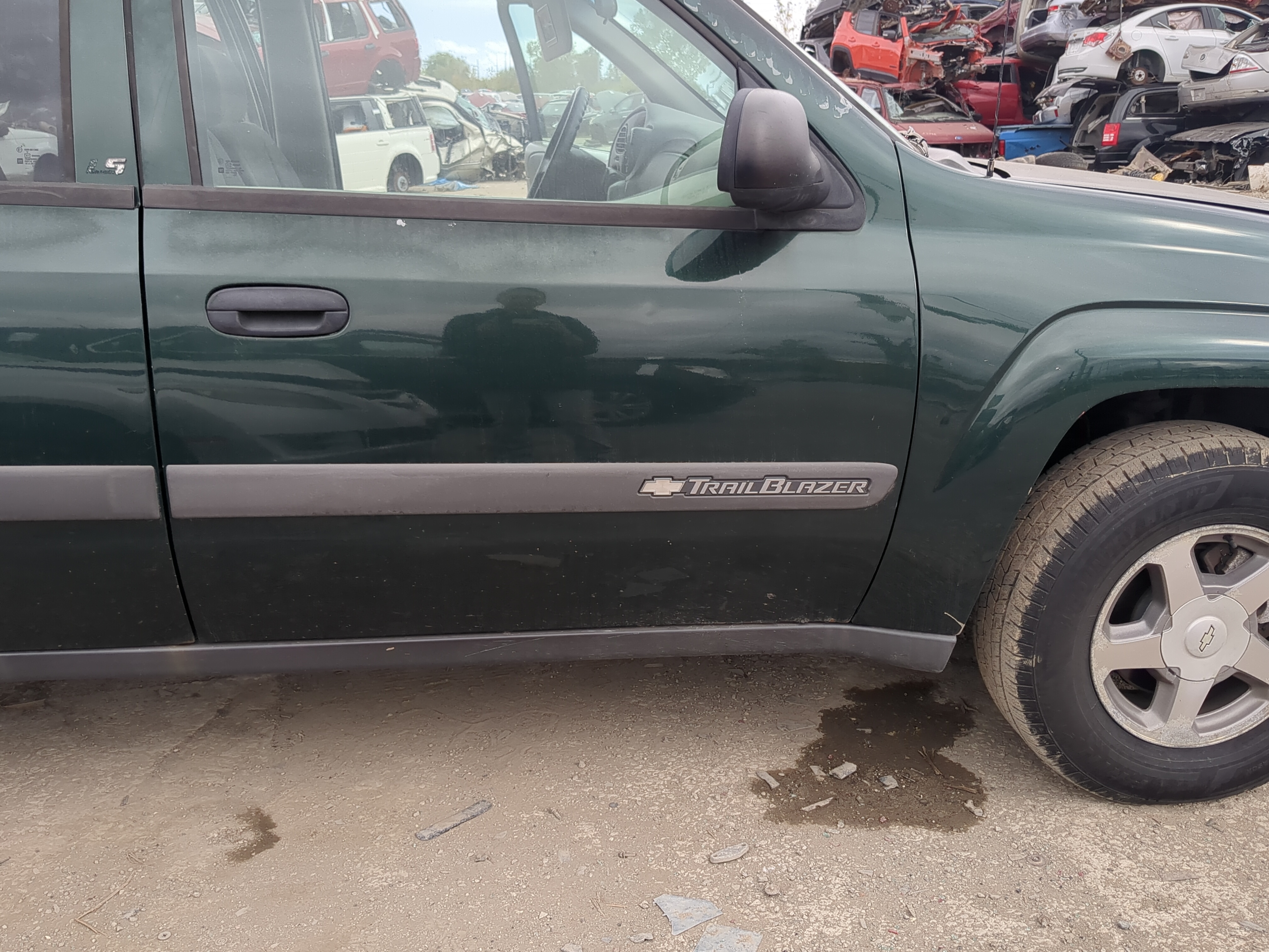 Picture of 2002-2004 Chevrolet Trailblazer Passenger Front Door Oem 1190156