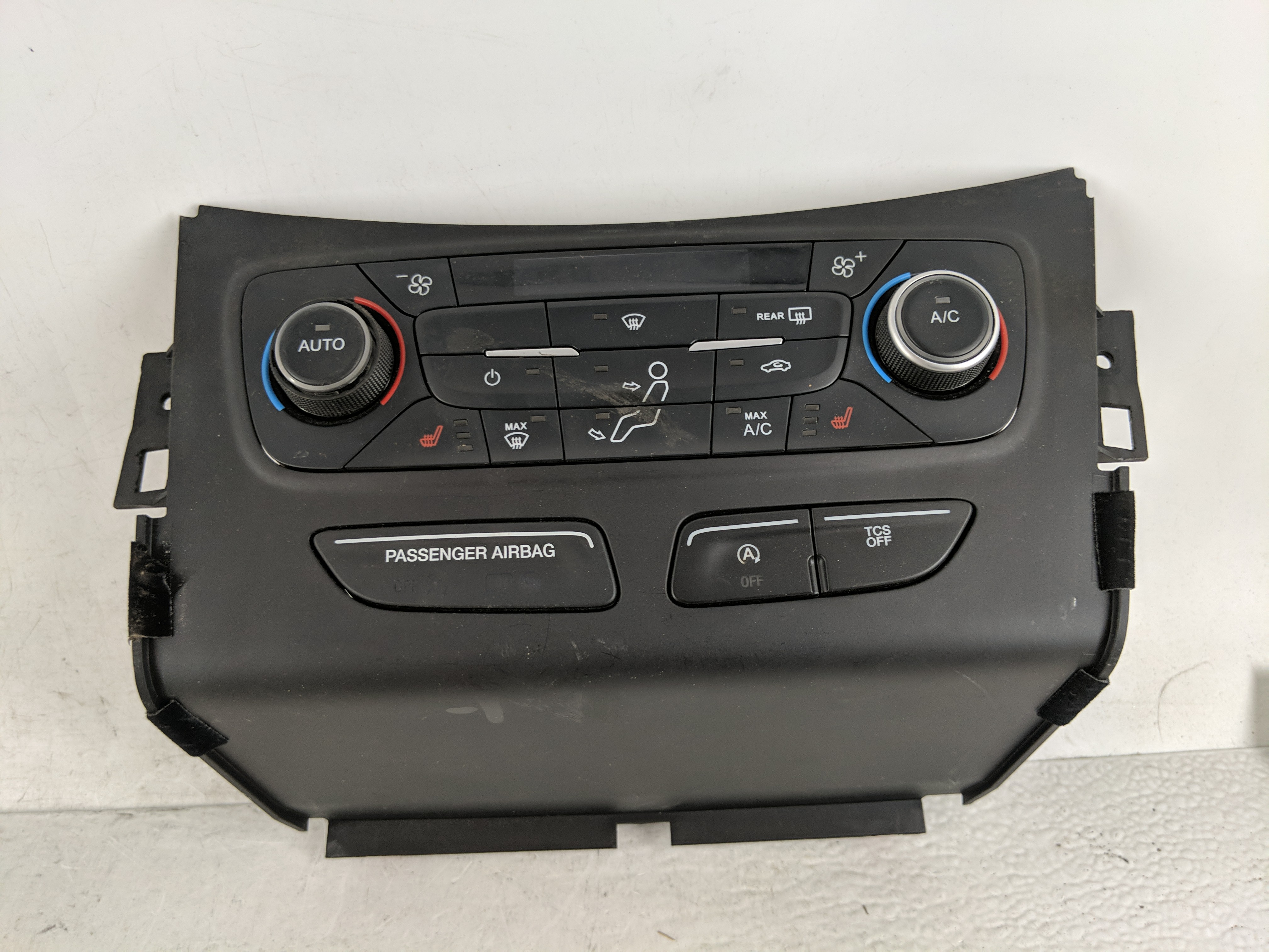 Picture of 2018-2019 Ford Escape Ac Heater Climate Control Gj5t-18c612-ch 1190167