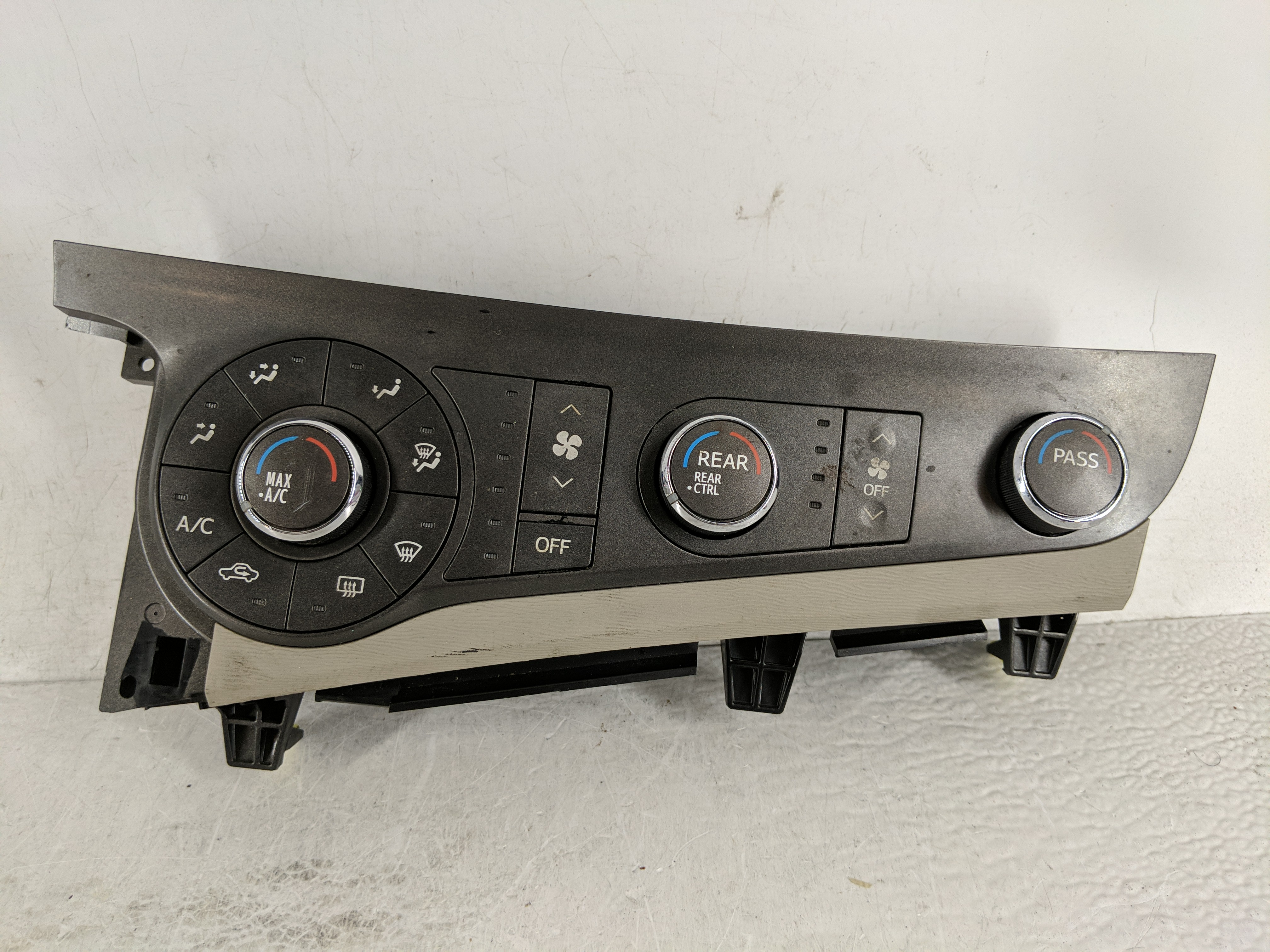 Picture of 2011-2014 Toyota Sienna Ac Heater Climate Control 55900-08141-e0 1190177