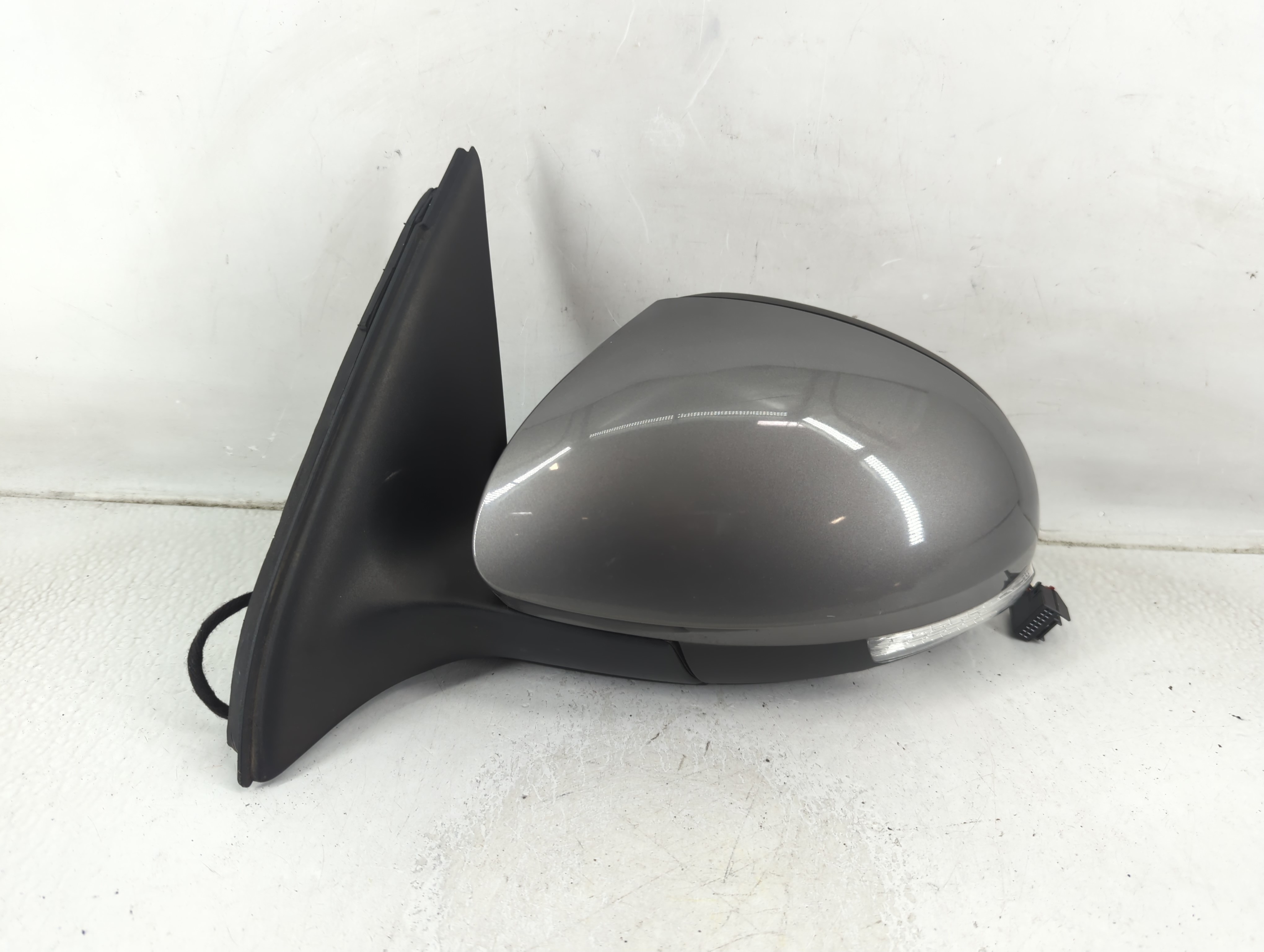 Picture of 2009-2018 Volkswagen Tiguan Driver Left Side View Power Door Mirror Gray 1190201