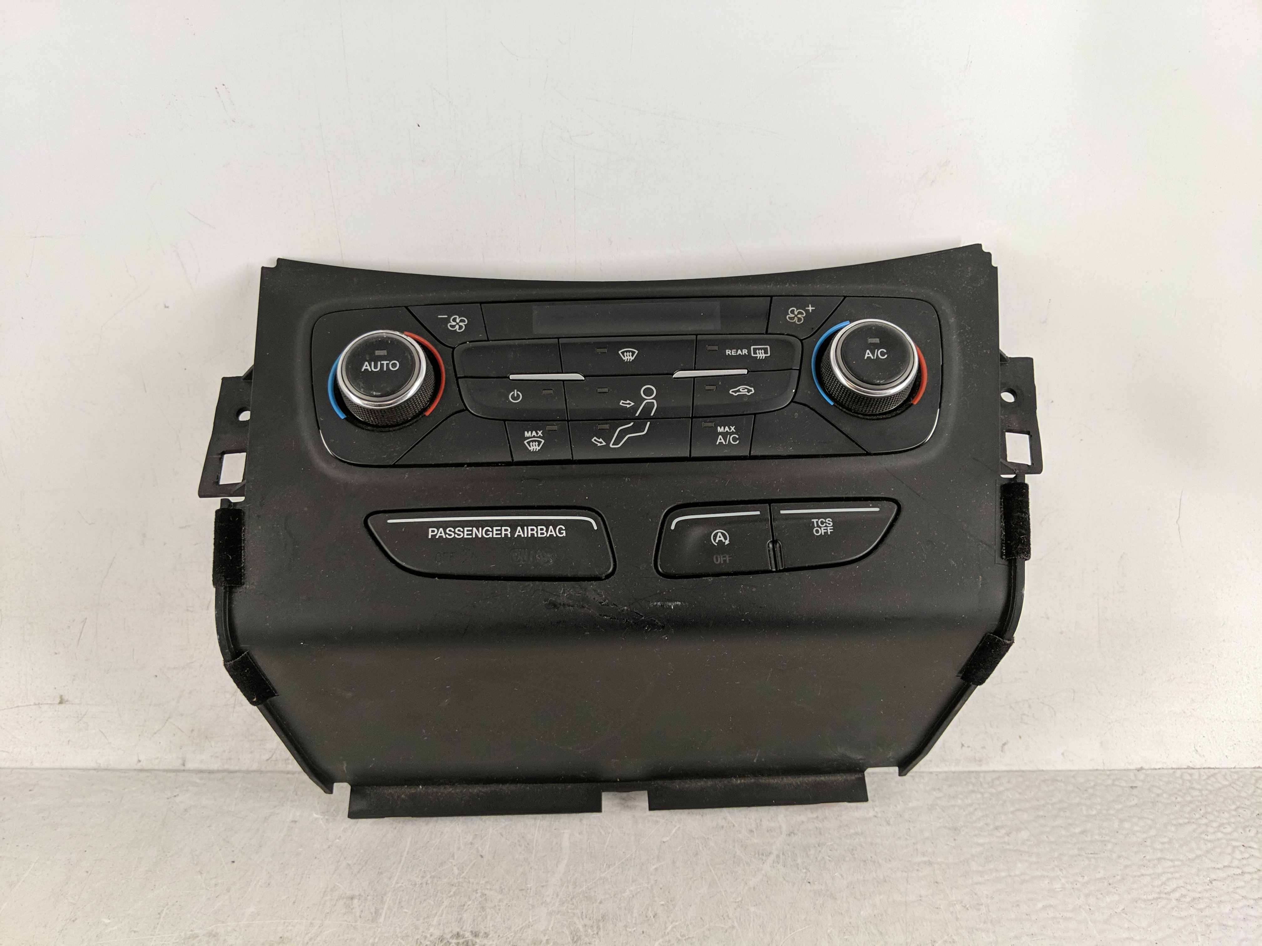 Picture of 2017-2017 Ford Escape Ac Heater Climate Control Gj5t-28c612-ea 1190210
