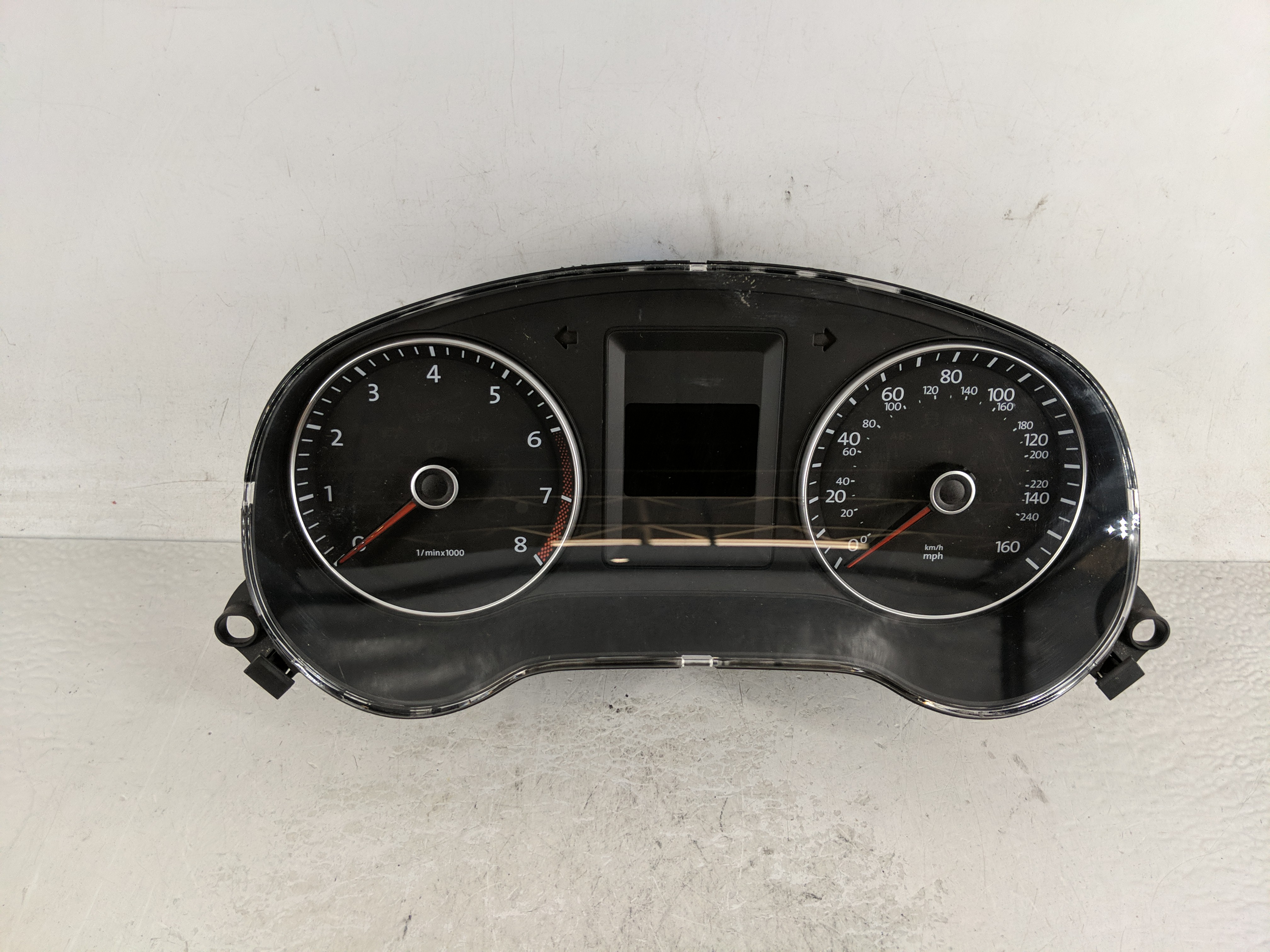 2014-2014 Volkswagen Jetta Speedometer Instrument Cluster Gauges 1190234 - Oemusedautoparts1.com