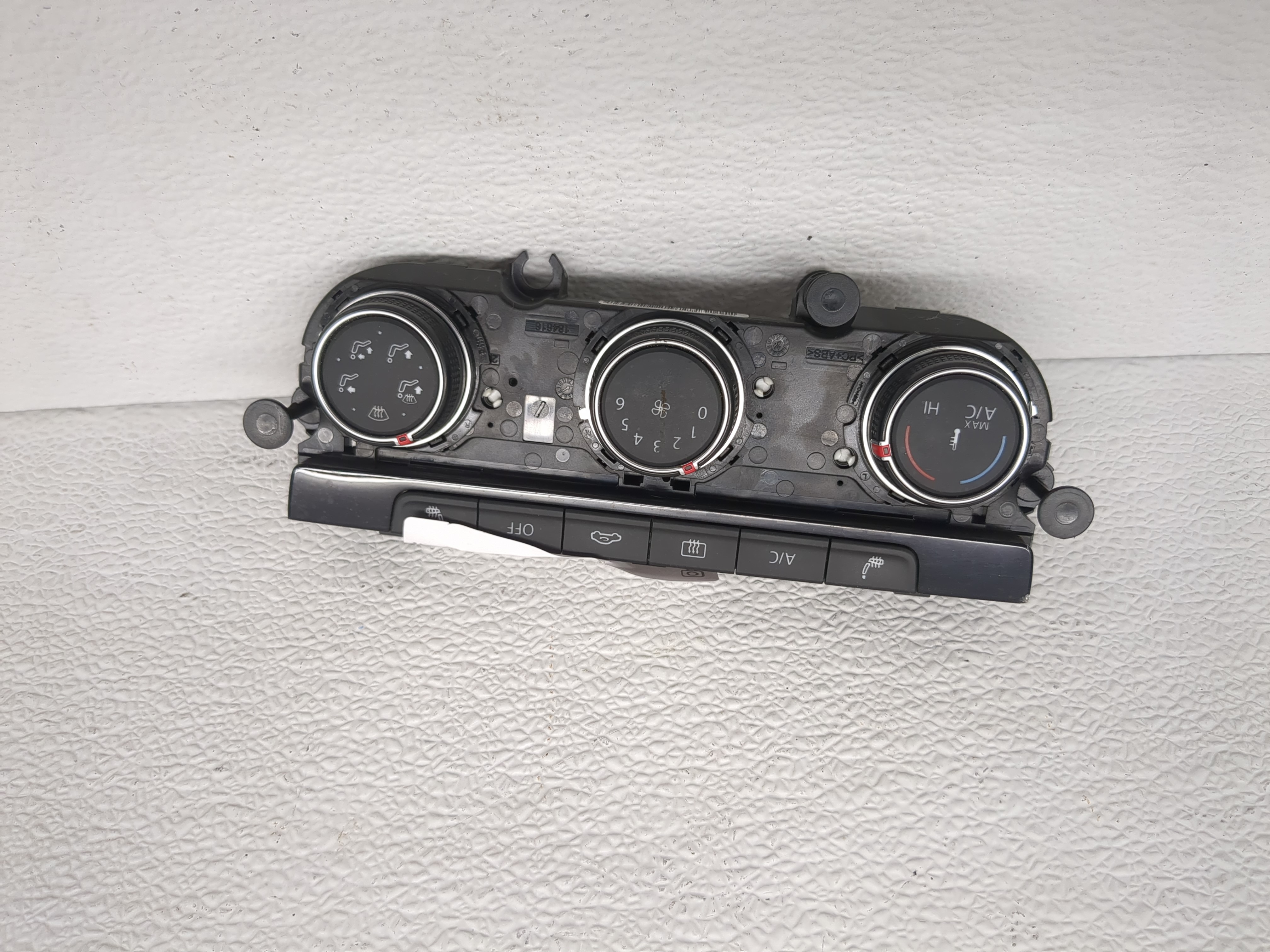 Picture of 2017-2017 Volkswagen Gti Ac Heater Climate Control 256095 1190245