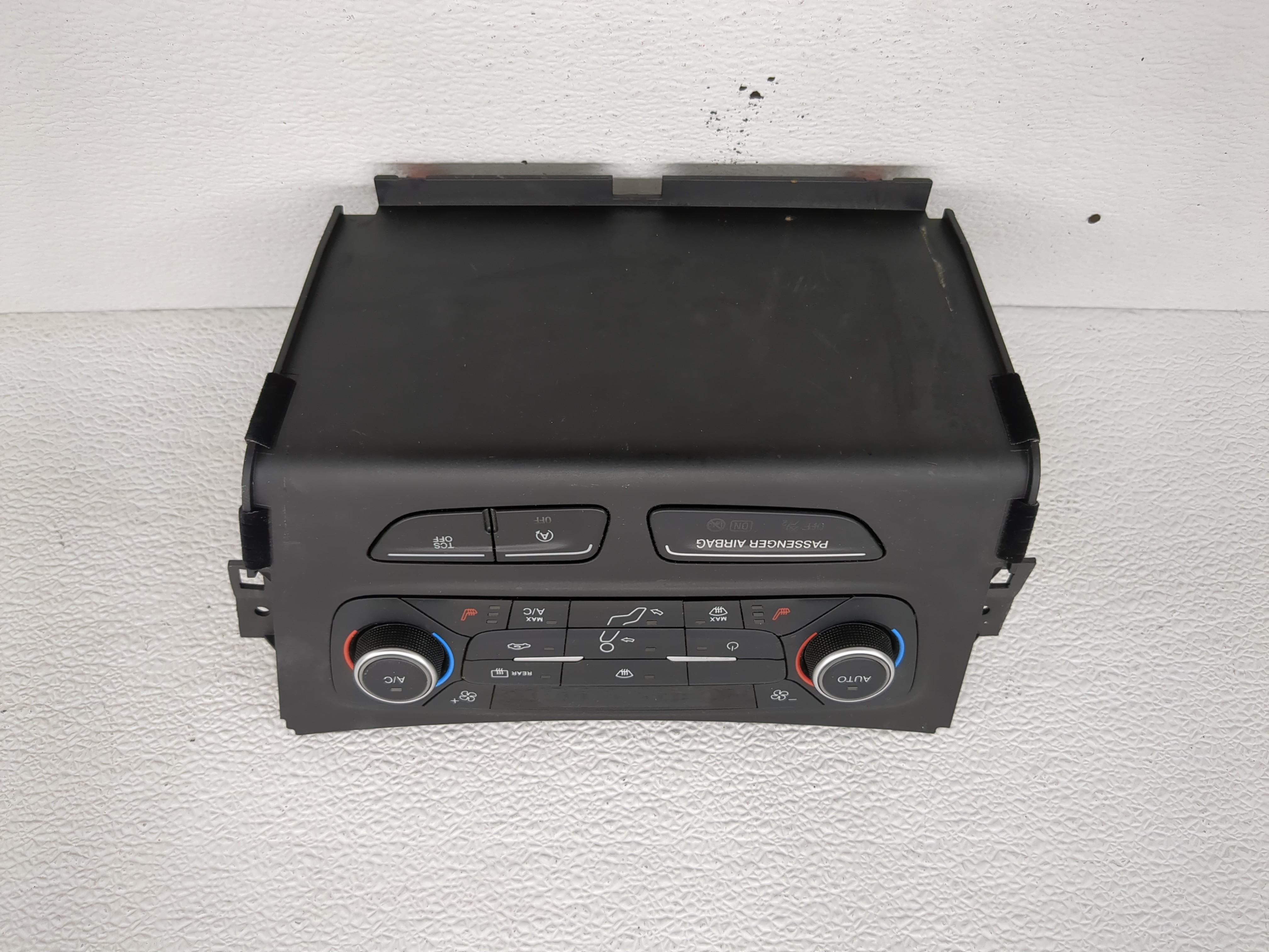 Picture of 2018-2019 Ford Escape Ac Heater Climate Control Gj5t-18c612-cj 1190252