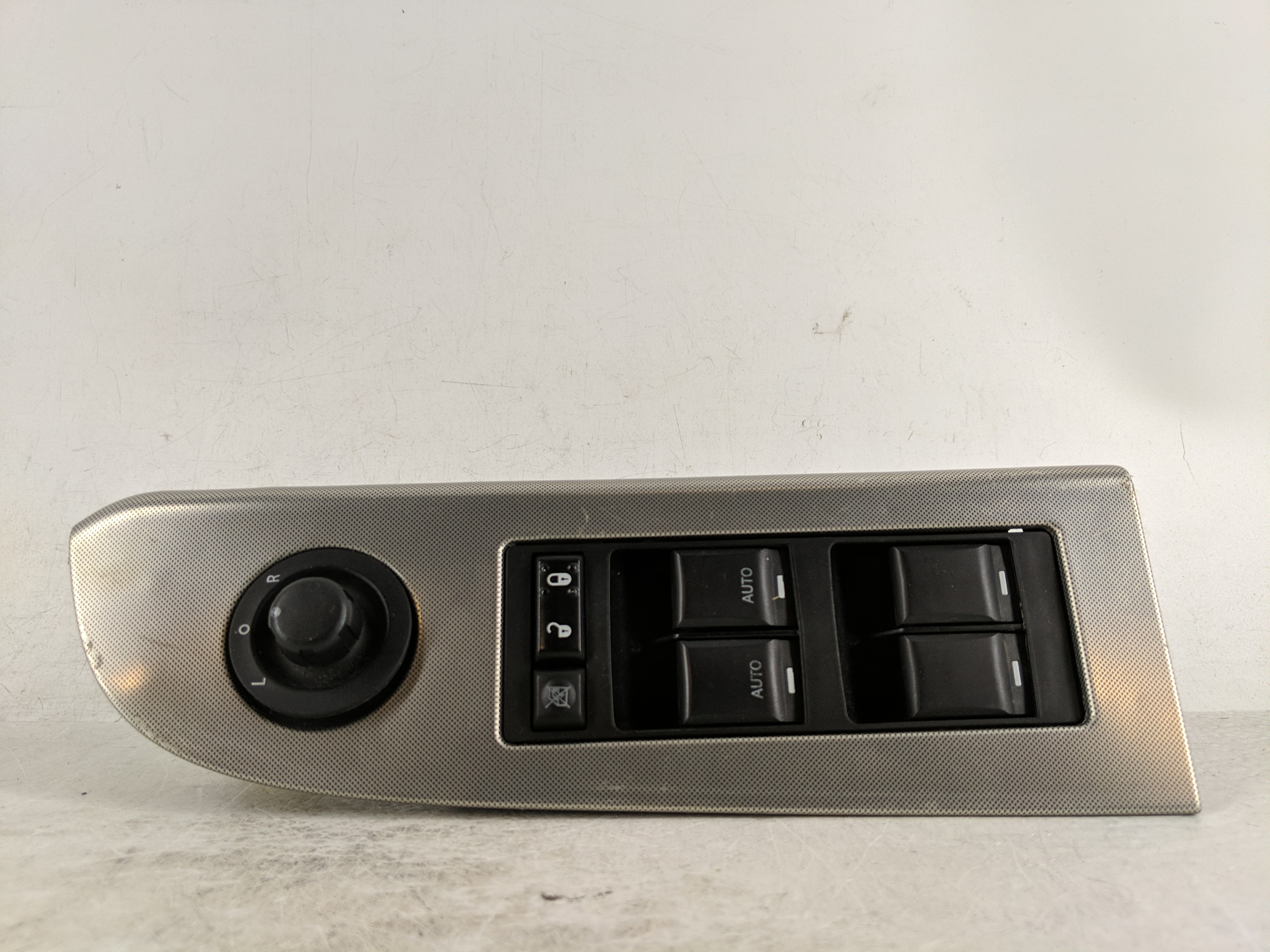 Picture of 2006 Jeep Grand Cherokee Driver Left Door Master Power Window Switch 1190257