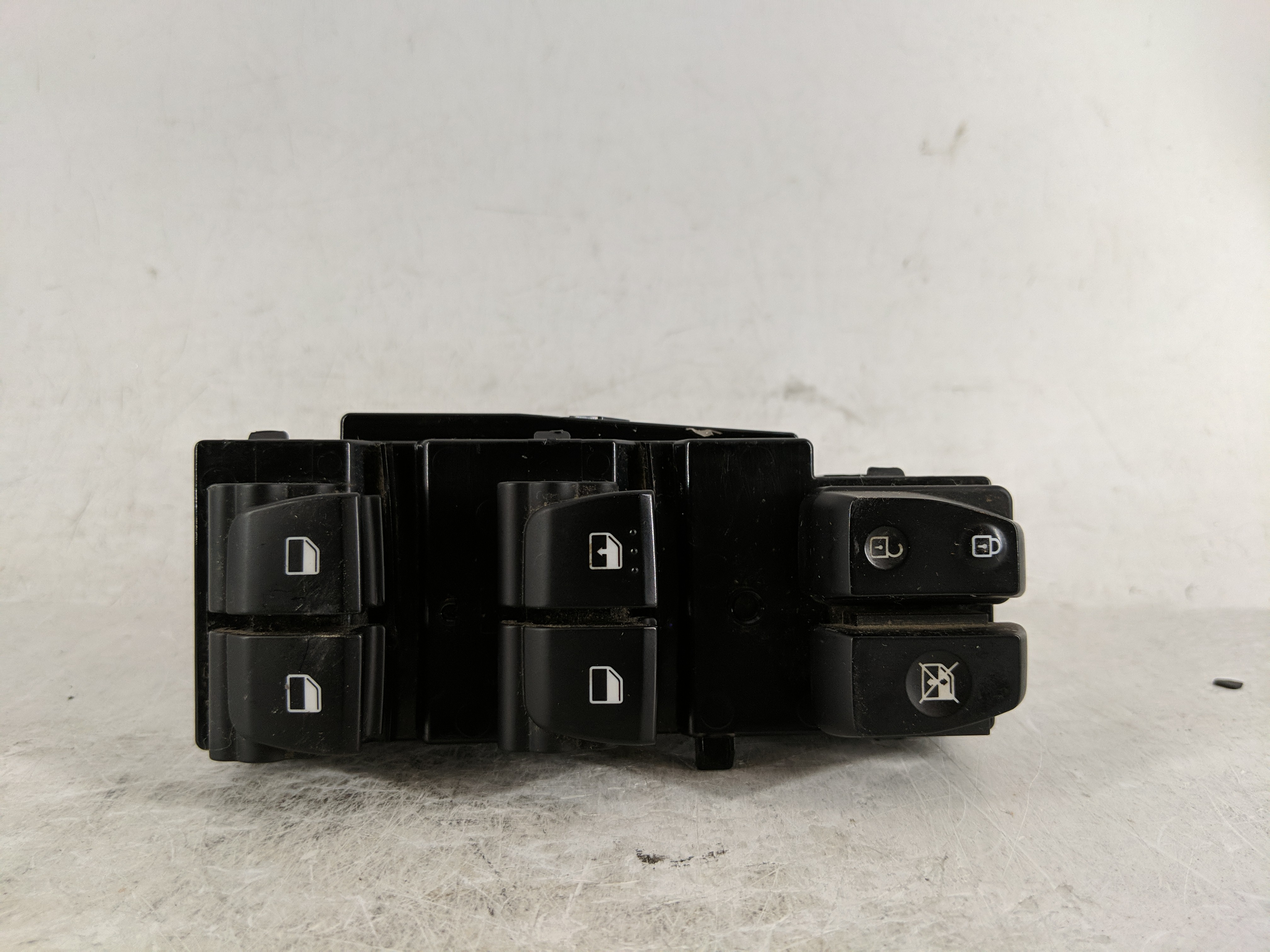 Picture of 2018-2022 Hyundai Accent Driver Left Door Master Power Window Switch 1190261
