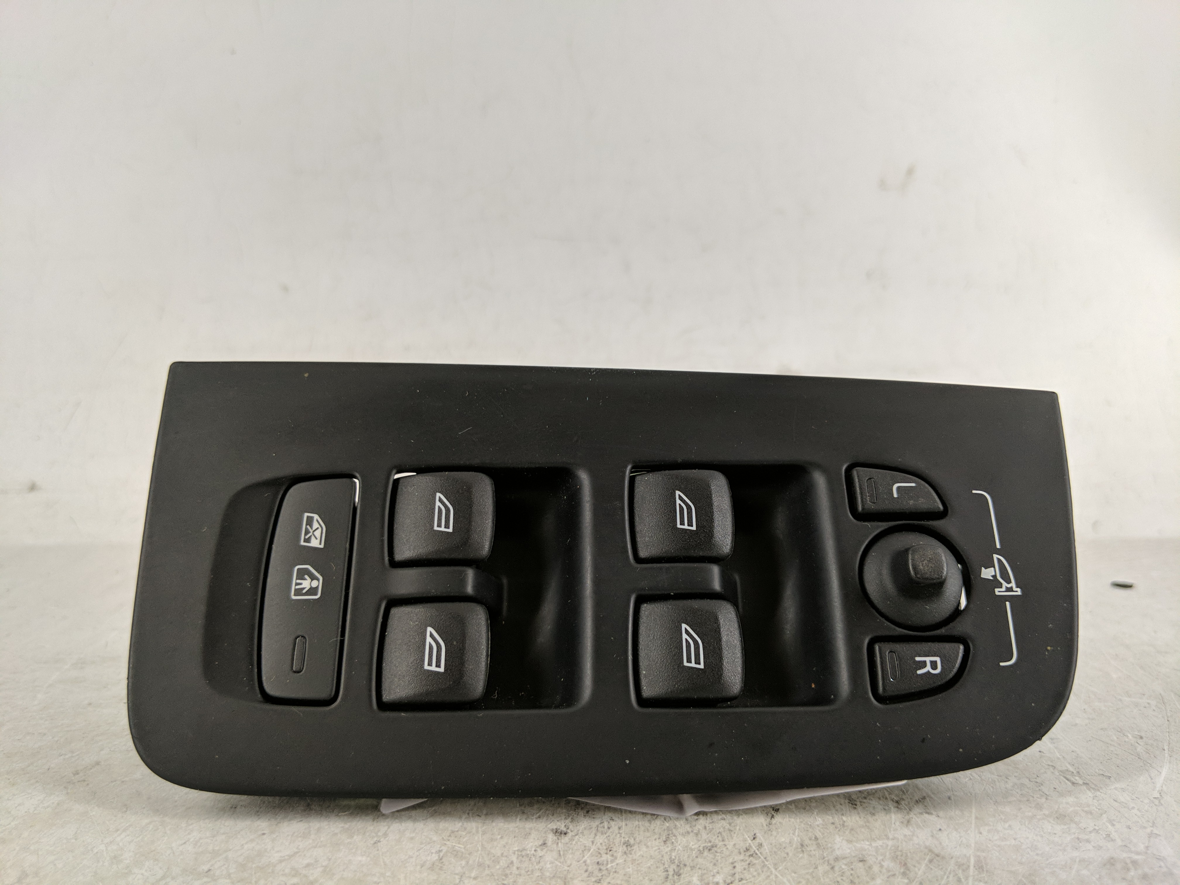 Picture of 2018-2021 Volvo Xc60 Driver Left Door Master Power Window Switch 1190264