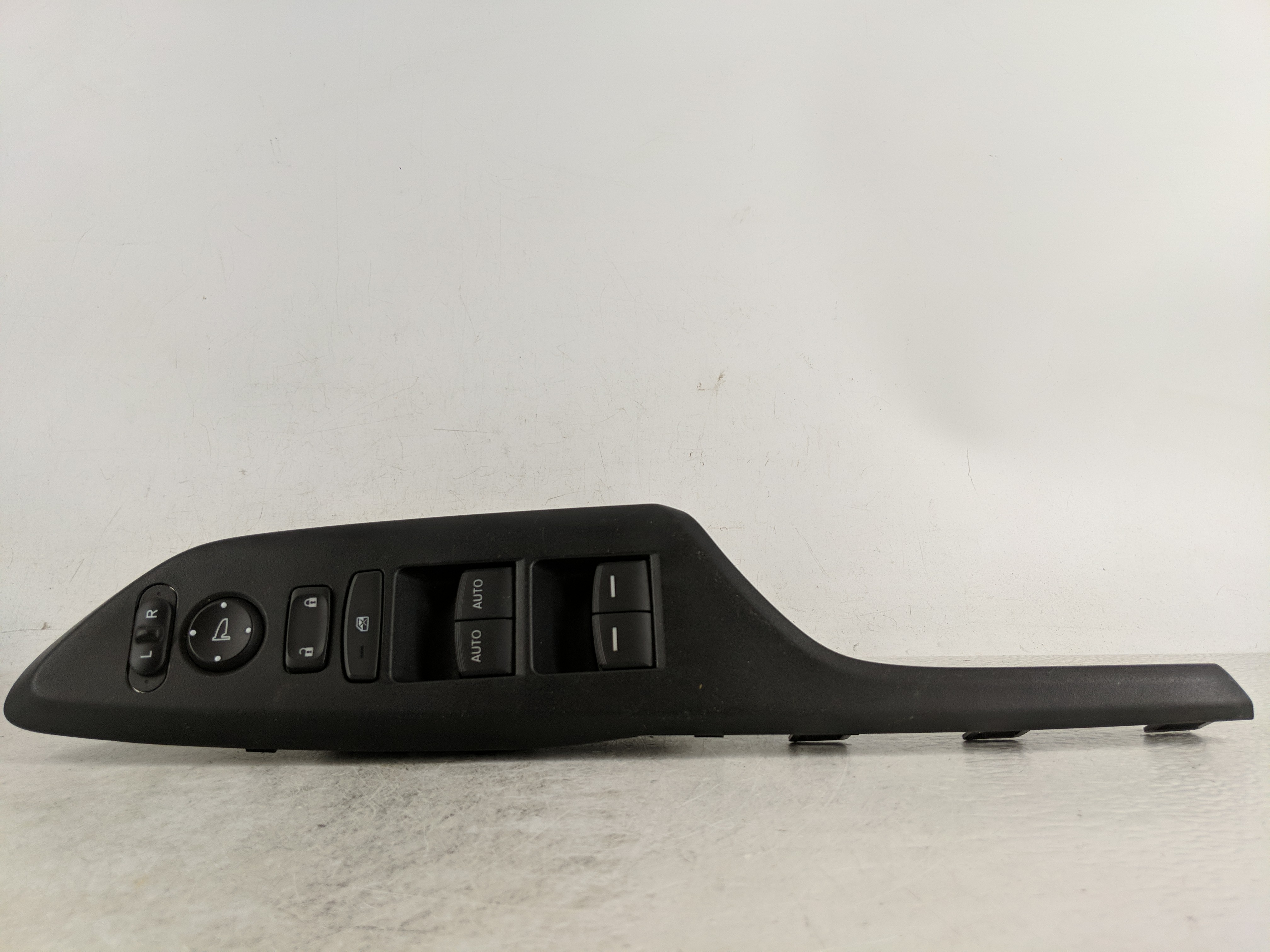 Picture of 2016-2021 Honda Civic Driver Left Door Master Power Window Switch 1190274
