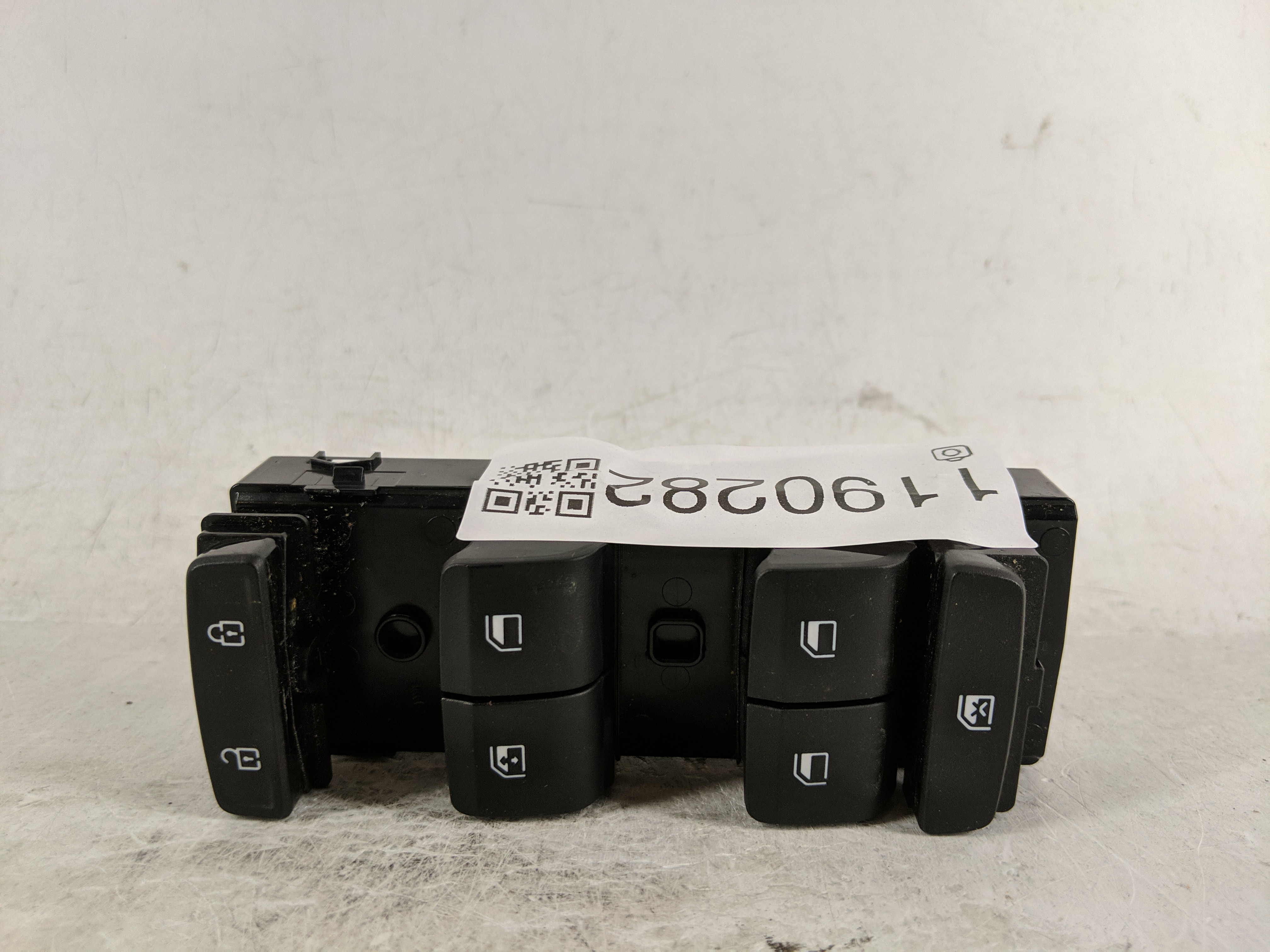 Picture of 2020-2020 Hyundai Venue Driver Left Door Master Power Window Switch 1190282