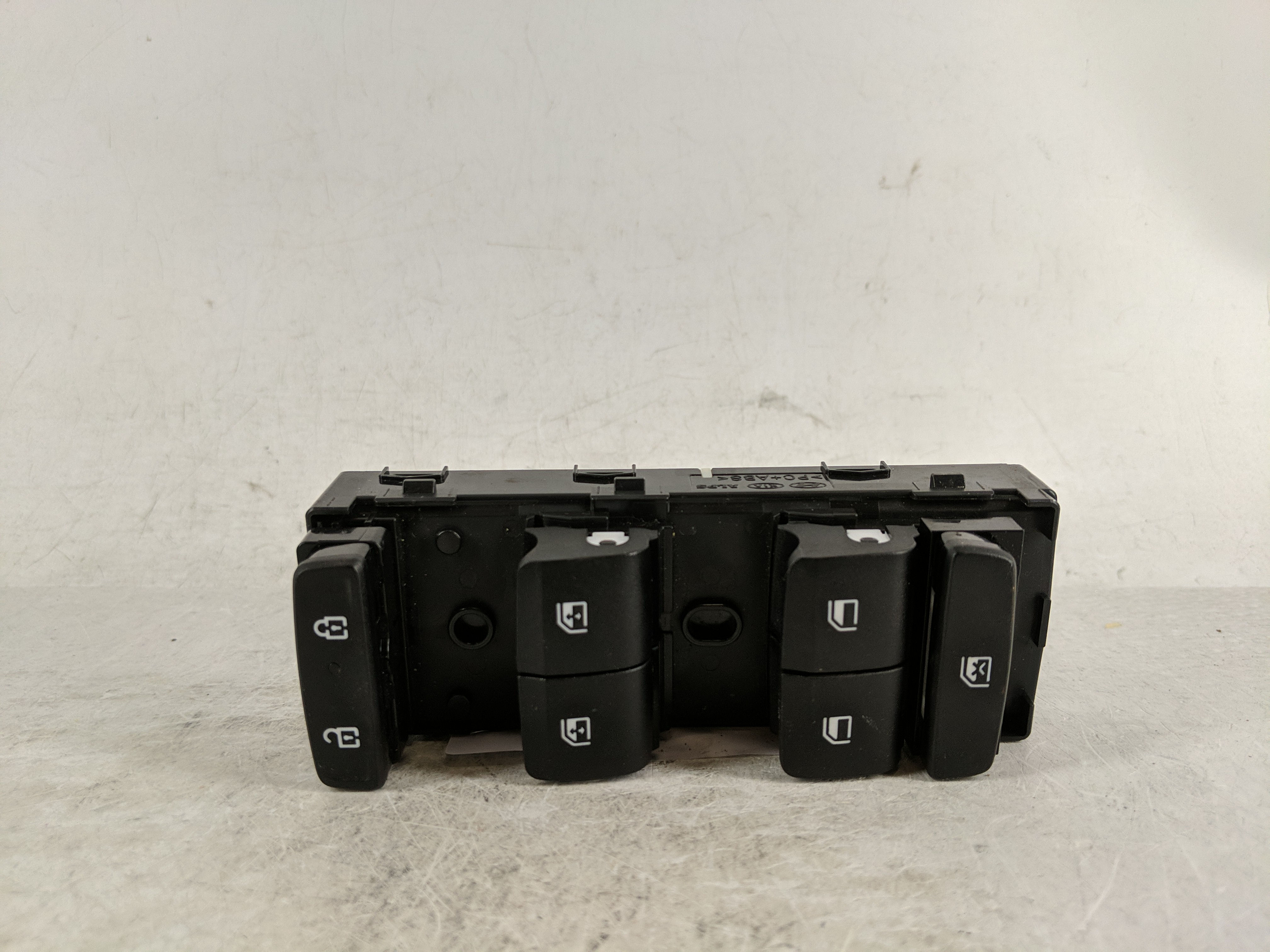 Picture of 2022-2022 Hyundai Tucson Driver Left Door Master Power Window Switch 1190283