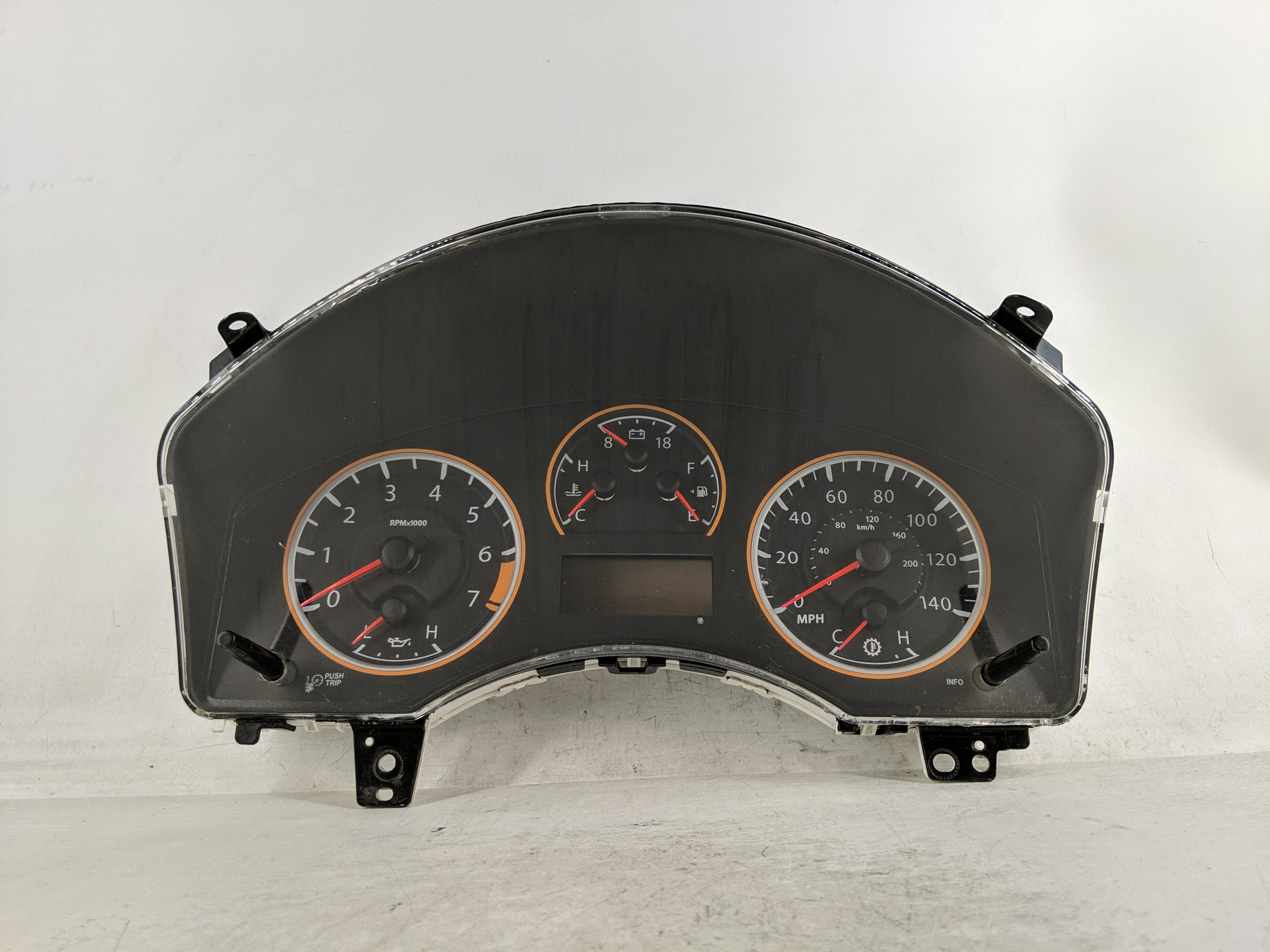 2011 Nissan Titan Speedometer Instrument Cluster Gauges Vp8ndf-10a855 1190327 - Oemusedautoparts1.com